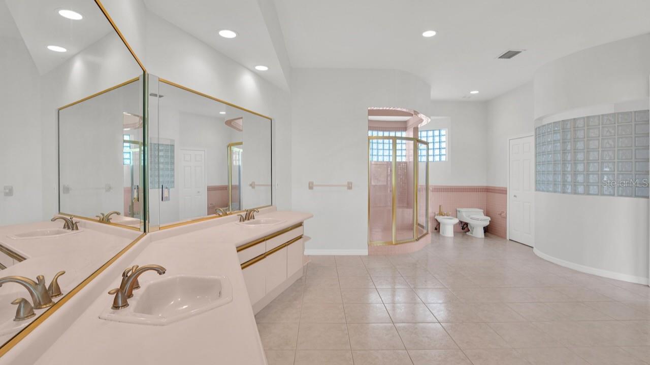 Image 43 of 51 For 608 Columbus Drive