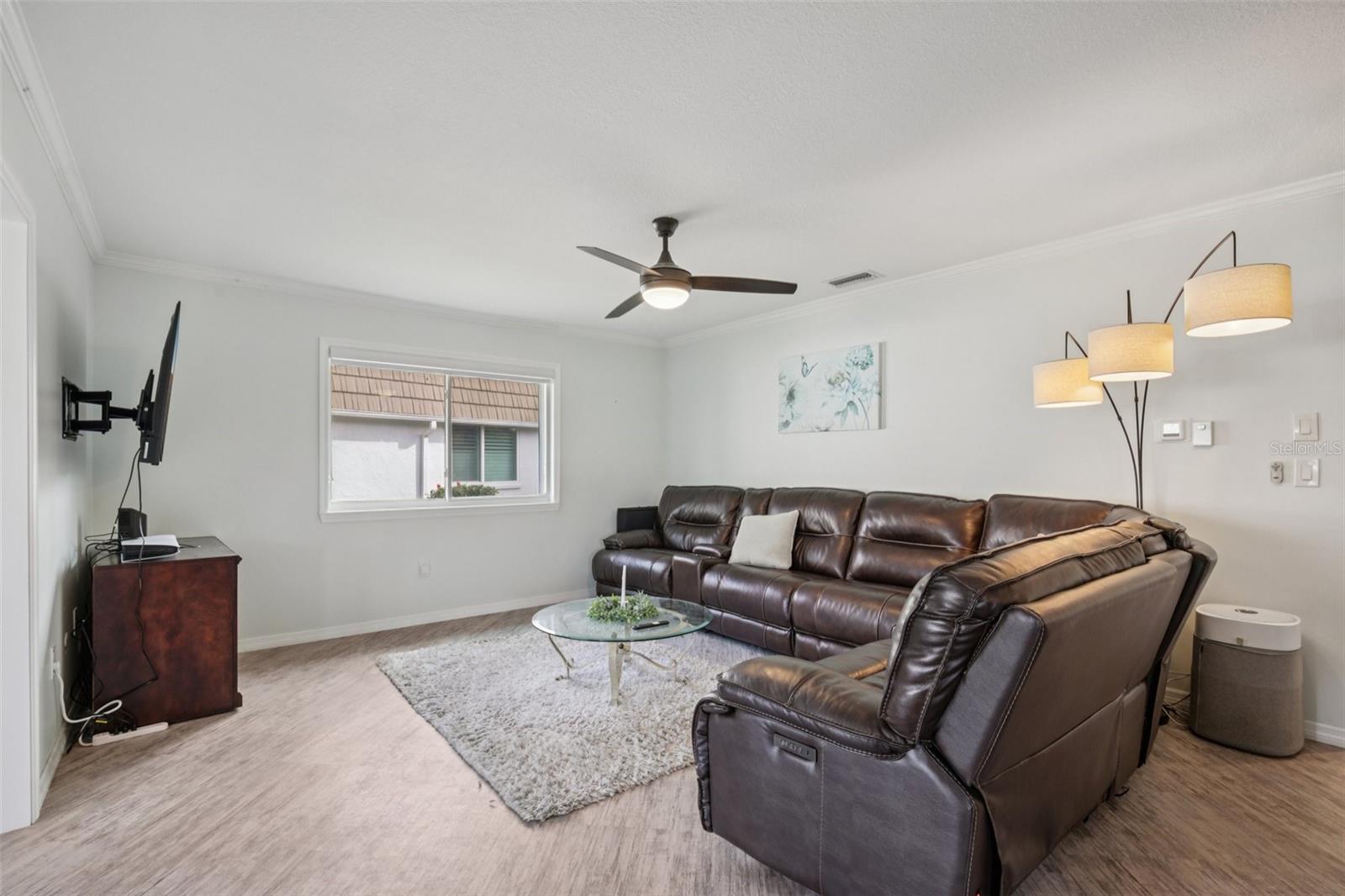 Image 11 of 28 For 2731 Riverbluff Way V-76