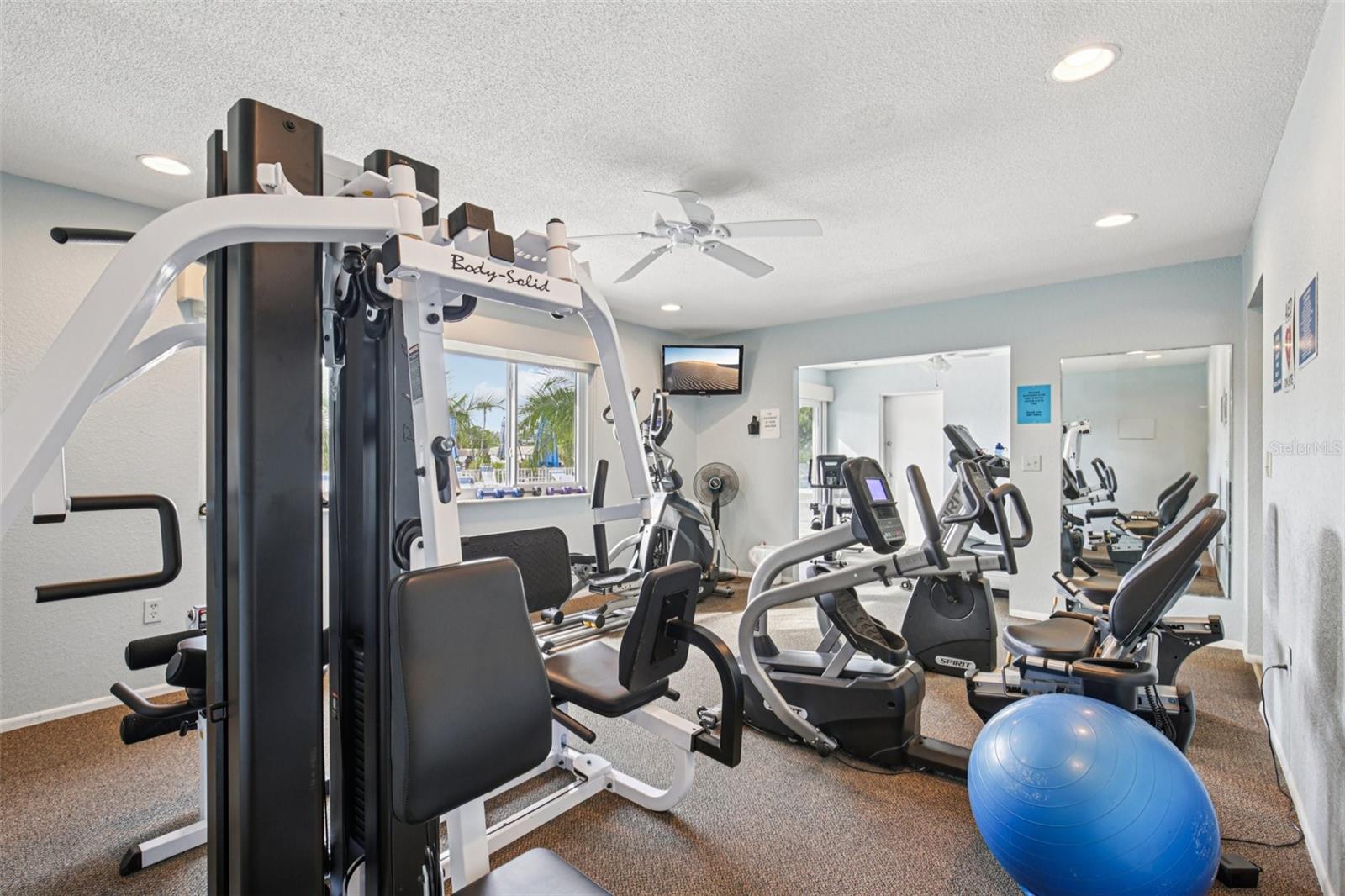 Image 23 of 28 For 2731 Riverbluff Way V-76