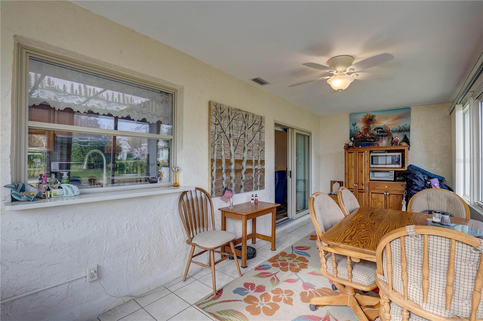 Listing photo id 15 for 1319 Glengarry Drive