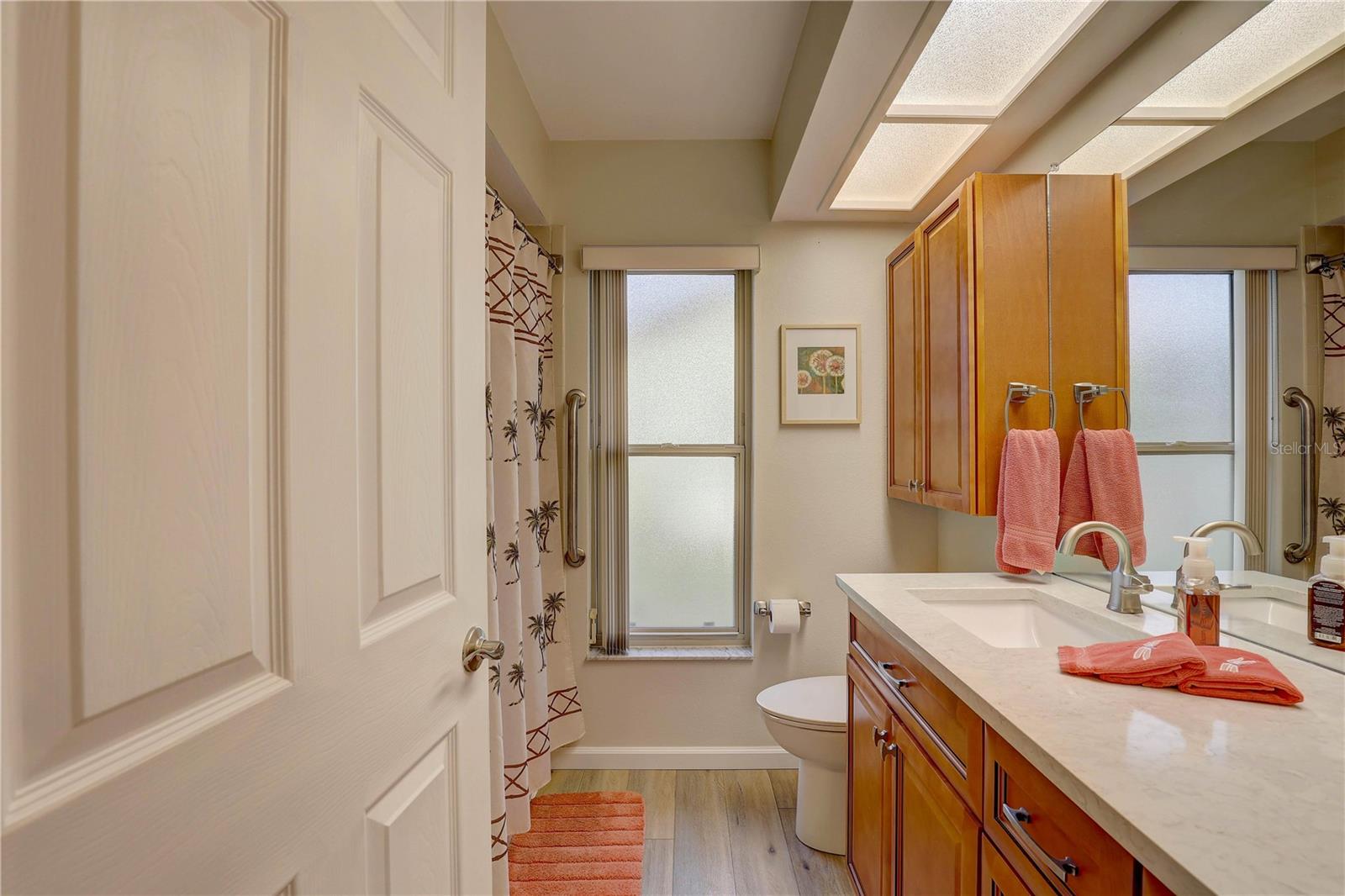 Listing photo id 22 for 1319 Glengarry Drive