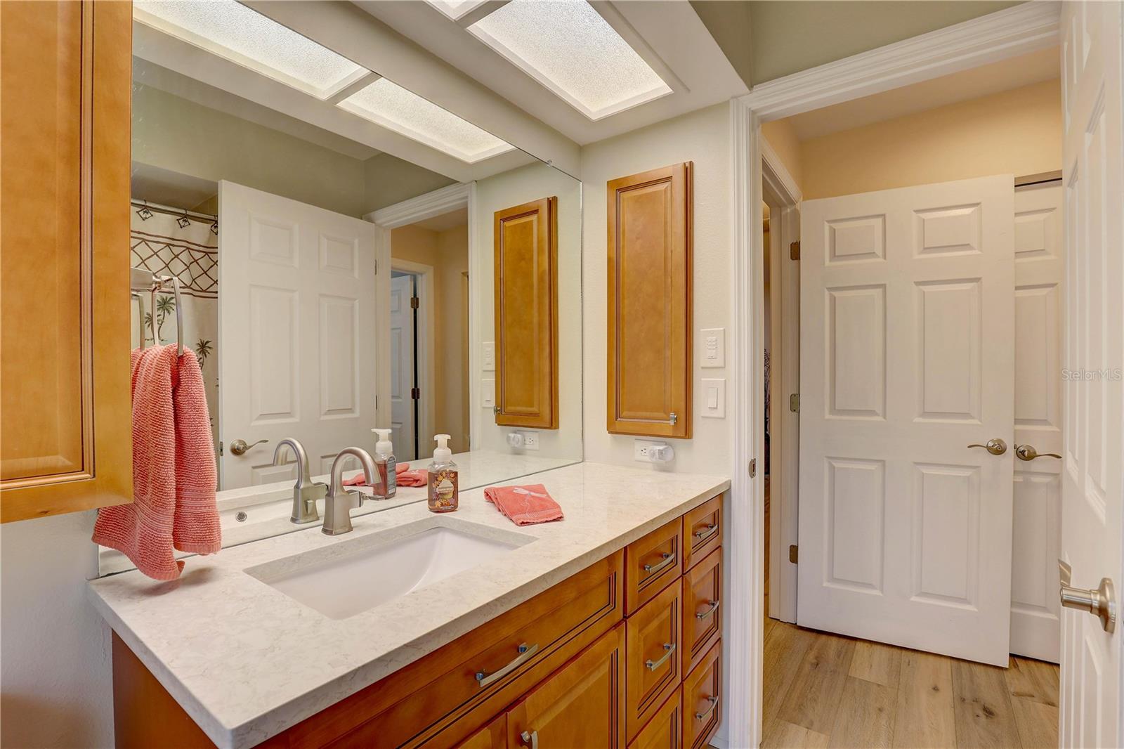 Listing photo id 23 for 1319 Glengarry Drive