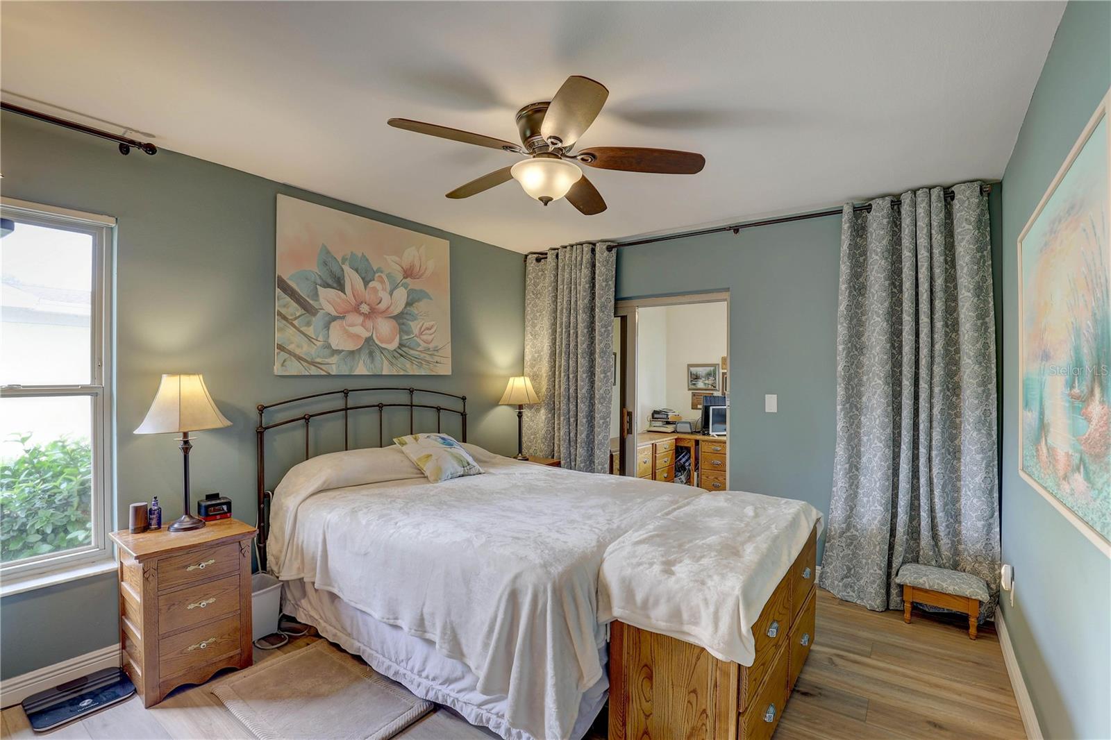 Listing photo id 24 for 1319 Glengarry Drive