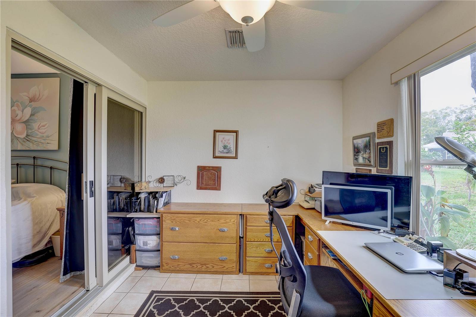 Listing photo id 27 for 1319 Glengarry Drive