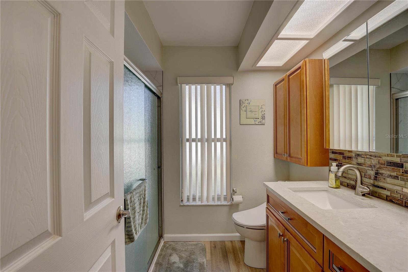 Listing photo id 32 for 1319 Glengarry Drive