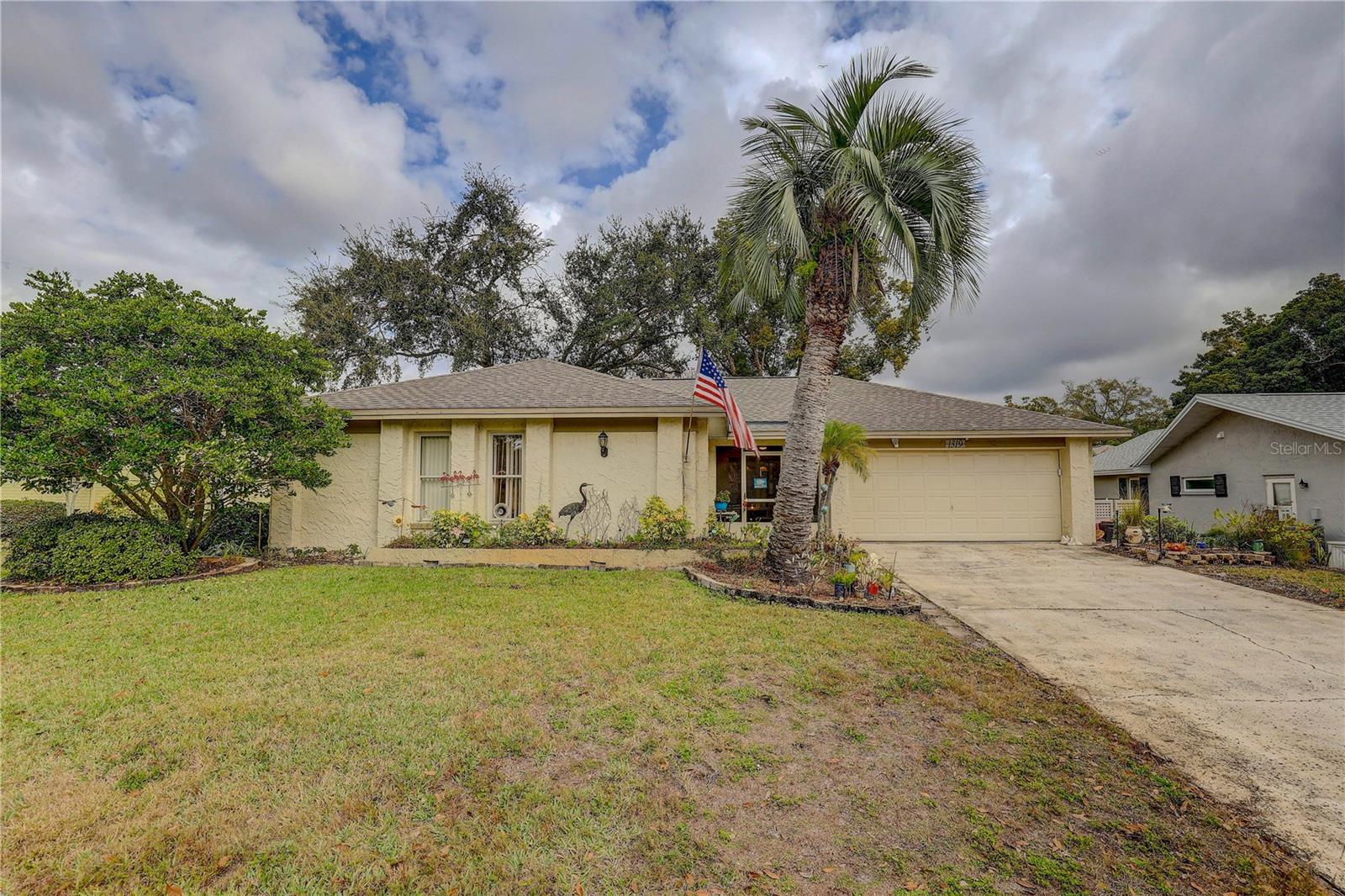 Listing photo id 34 for 1319 Glengarry Drive