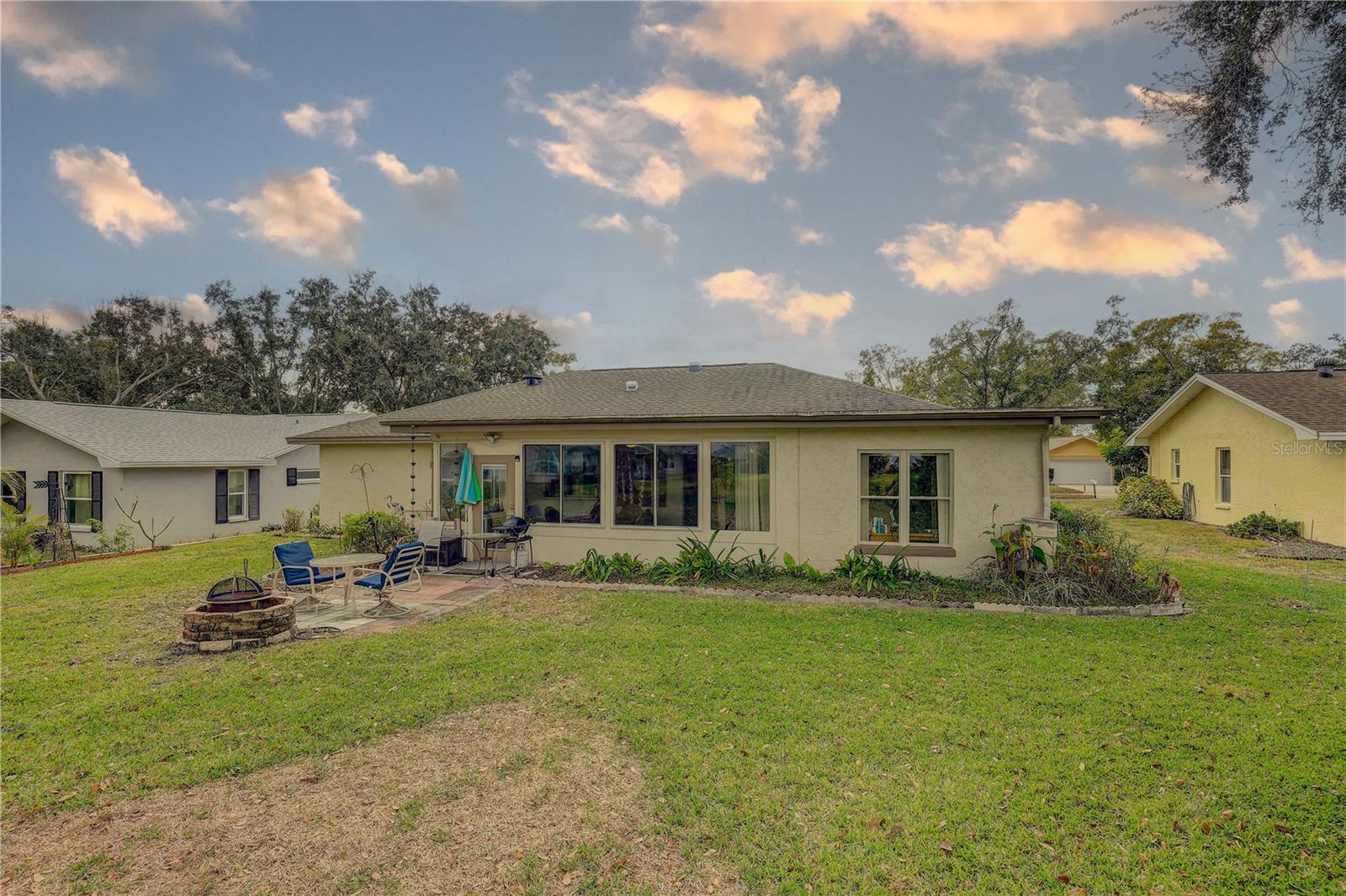 Listing photo id 38 for 1319 Glengarry Drive