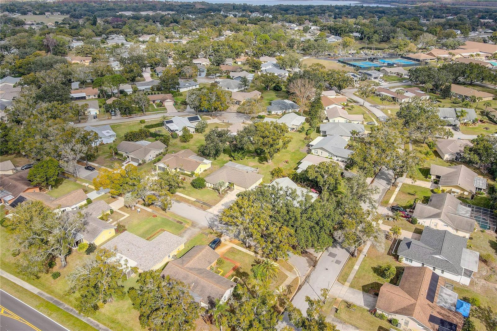 Listing photo id 40 for 1319 Glengarry Drive