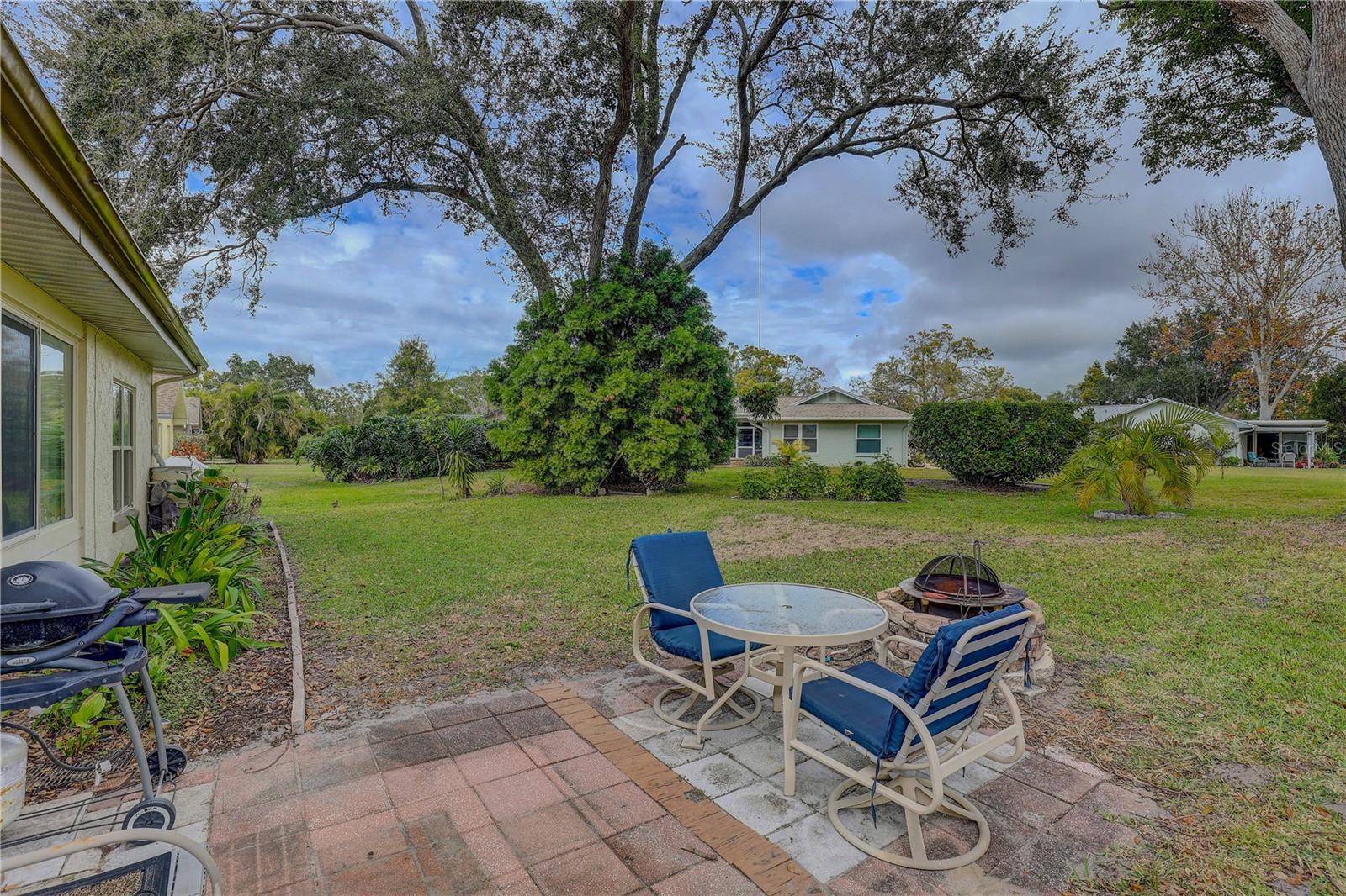 Listing photo id 55 for 1319 Glengarry Drive