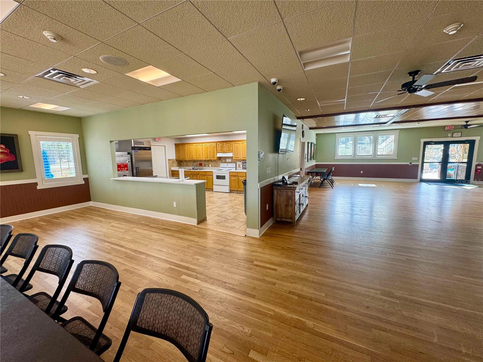 Listing photo id 60 for 1319 Glengarry Drive