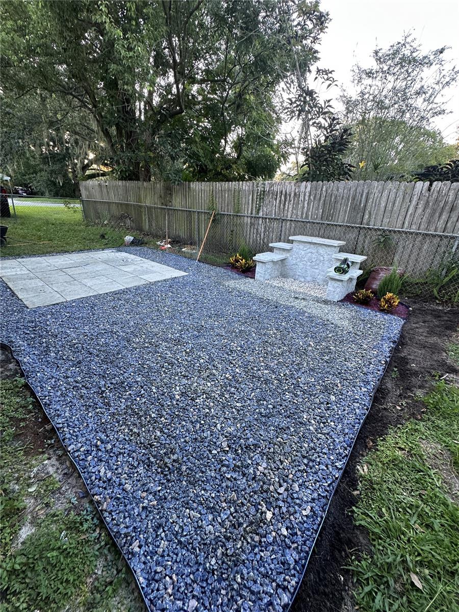 Listing photo id 21 for 810 River Drive