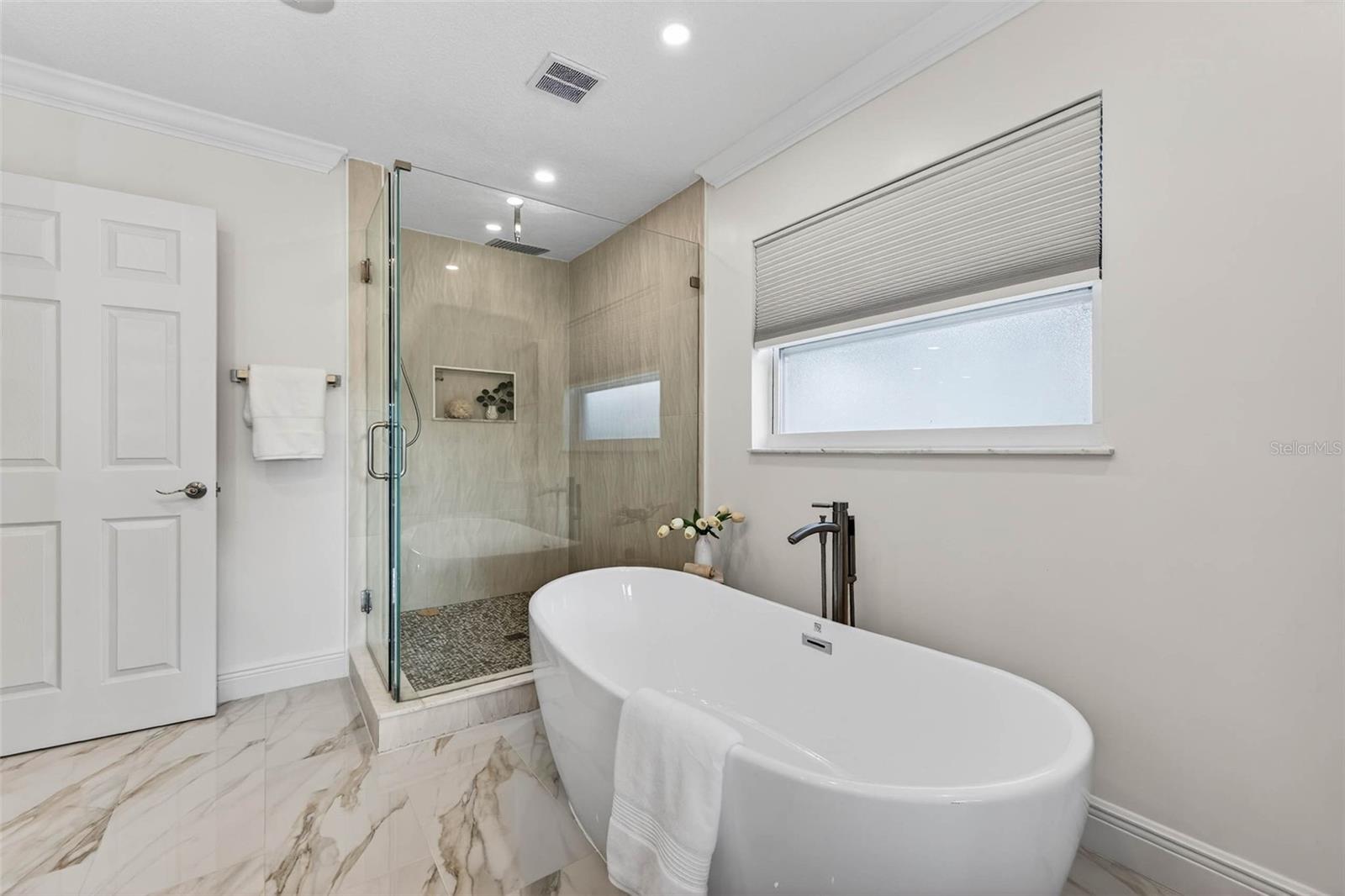 Image 22 of 45 For 4790 Venetian Boulevard Ne