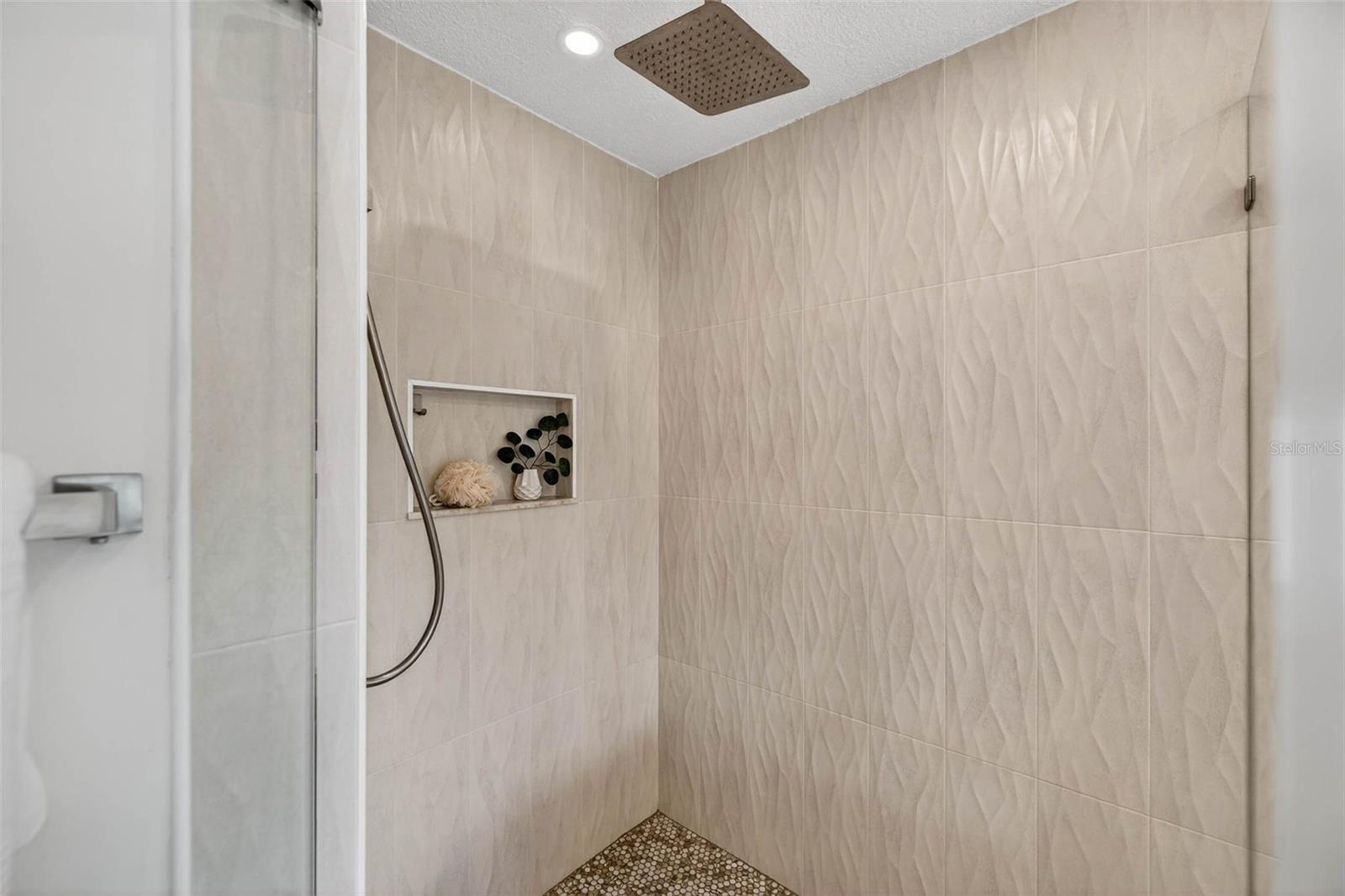 Image 24 of 45 For 4790 Venetian Boulevard Ne