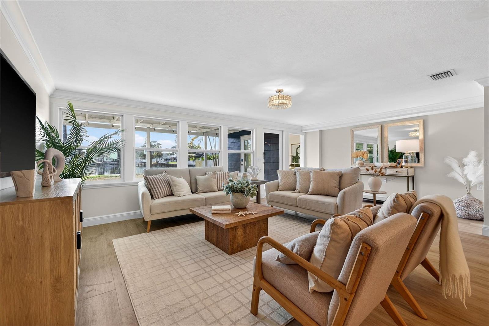 Image 4 of 45 For 4790 Venetian Boulevard Ne