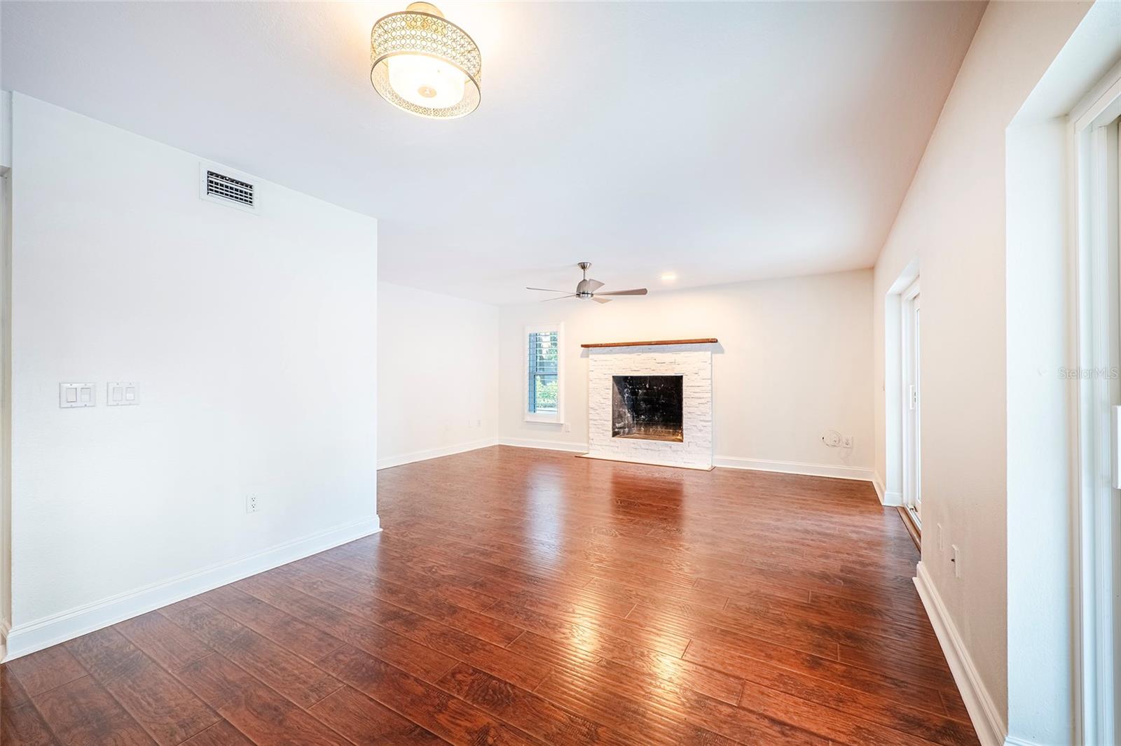 Image 12 of 53 For 1599 Brae Moor Lane