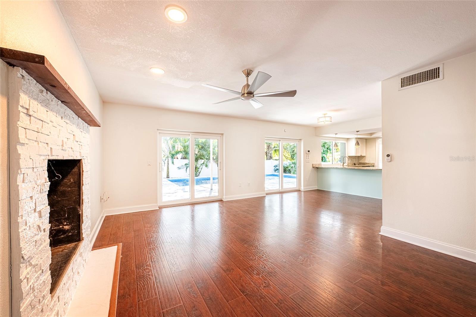 Image 14 of 53 For 1599 Brae Moor Lane