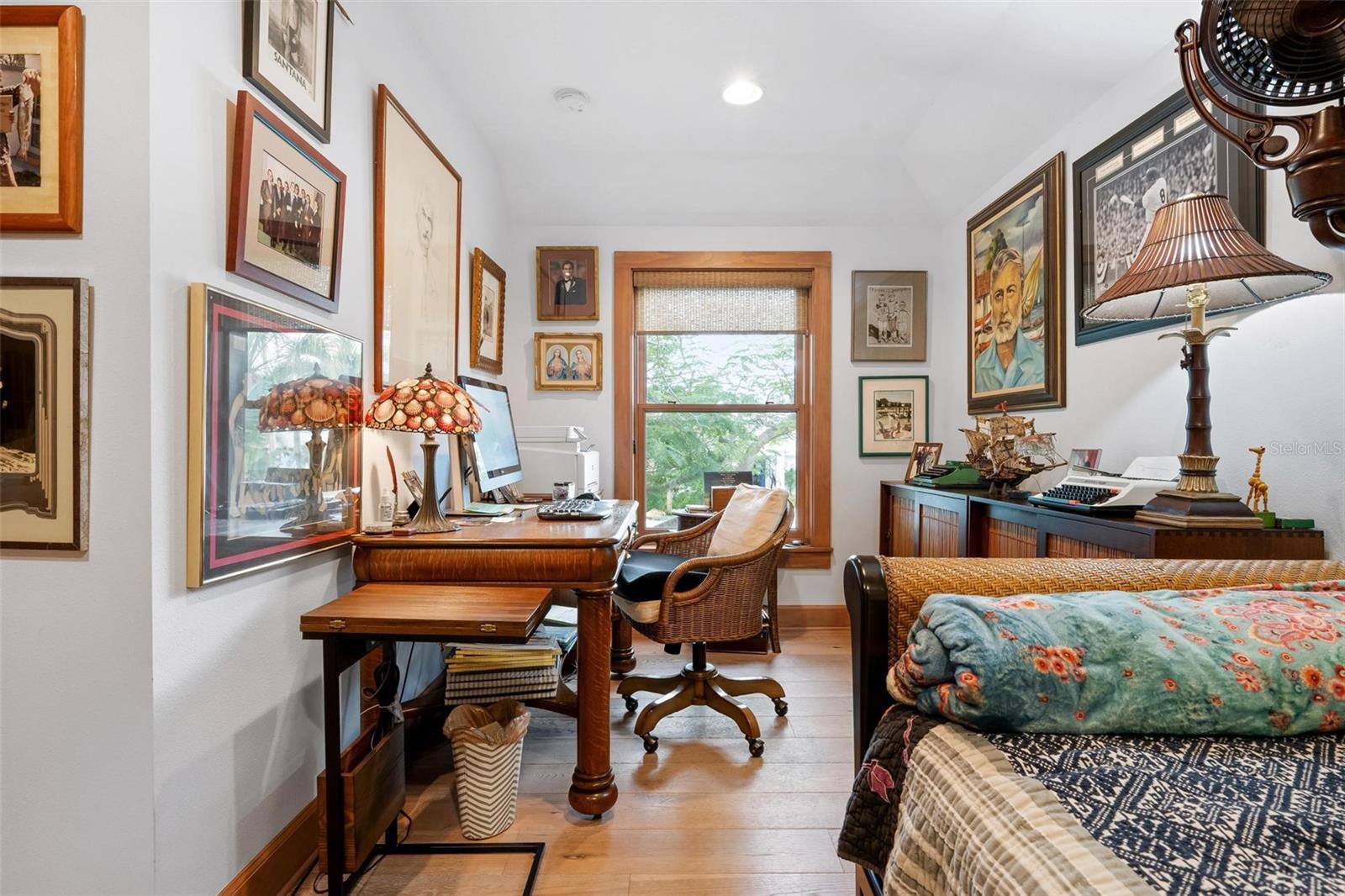 Image 31 of 79 For 213 Oak Avenue