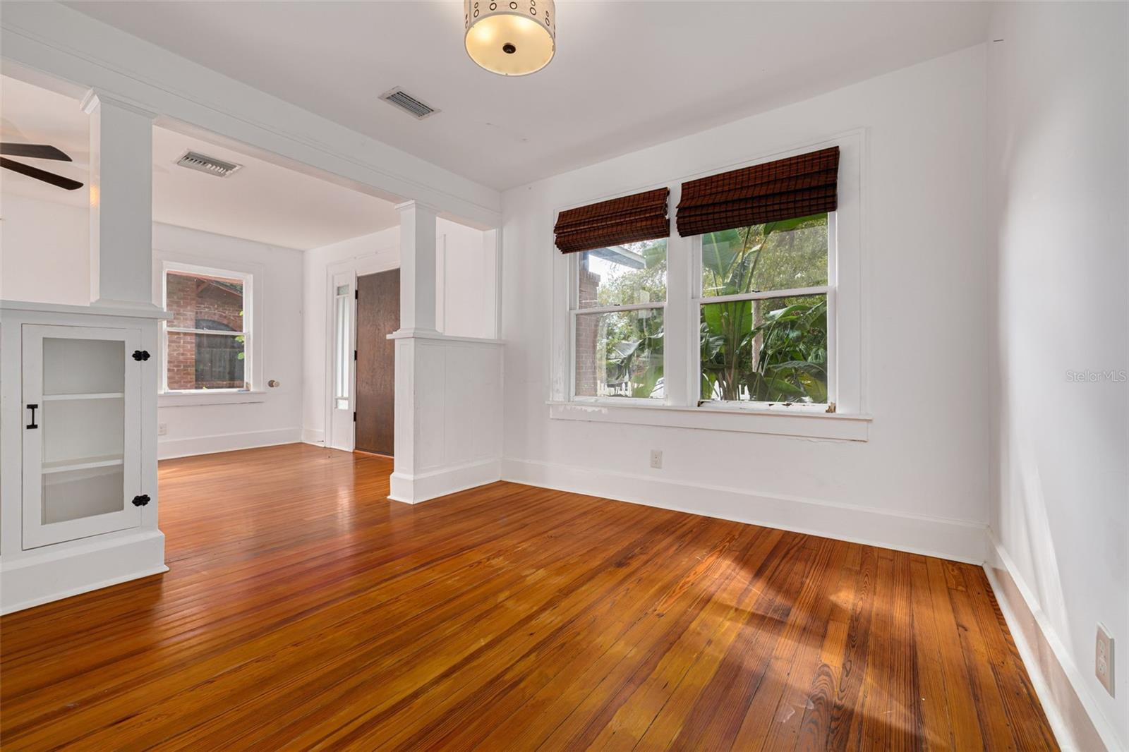 Image 5 of 25 For 3525 Iris Street N