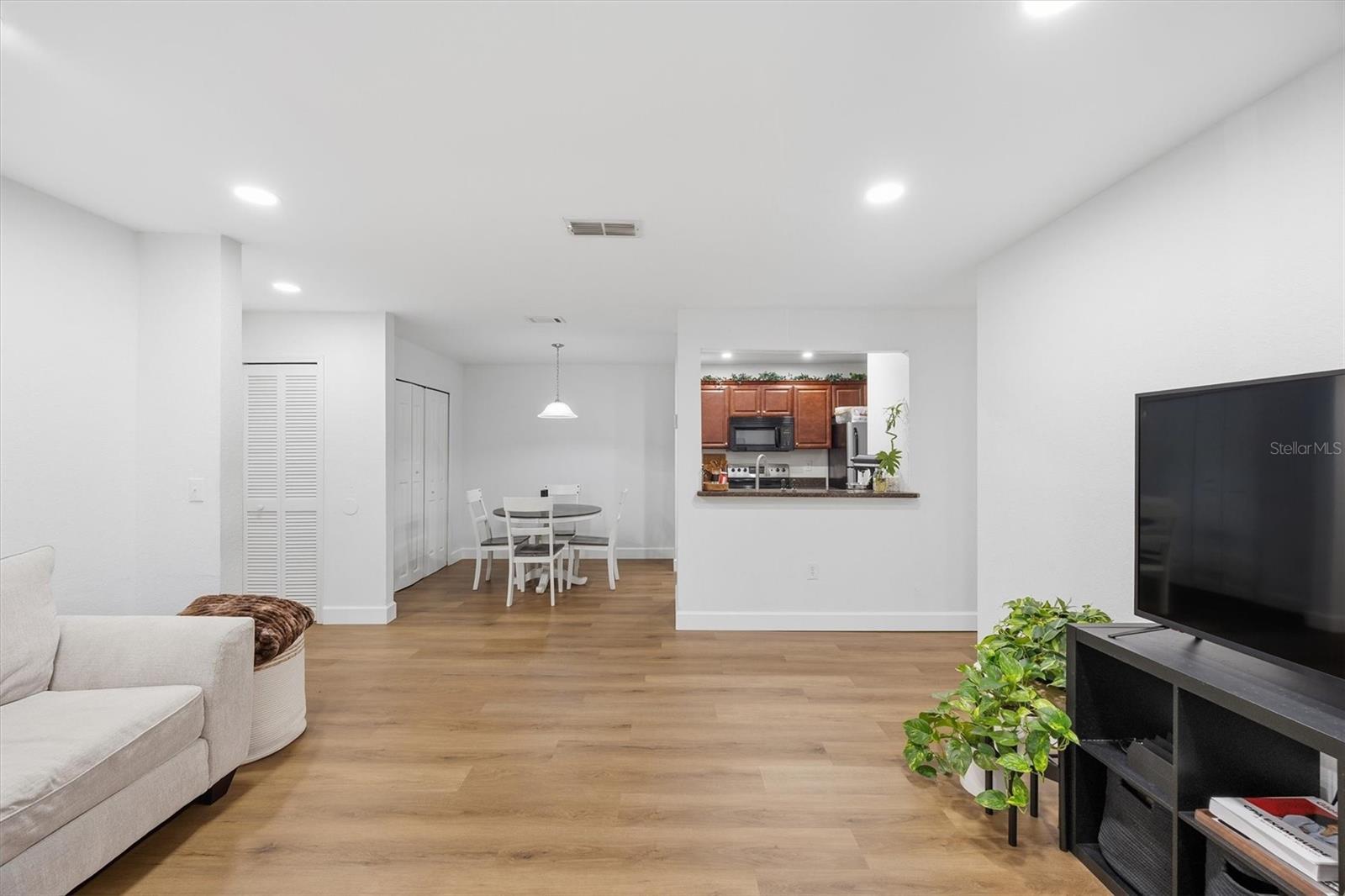 Image 6 of 50 For 3705 27th Street 913