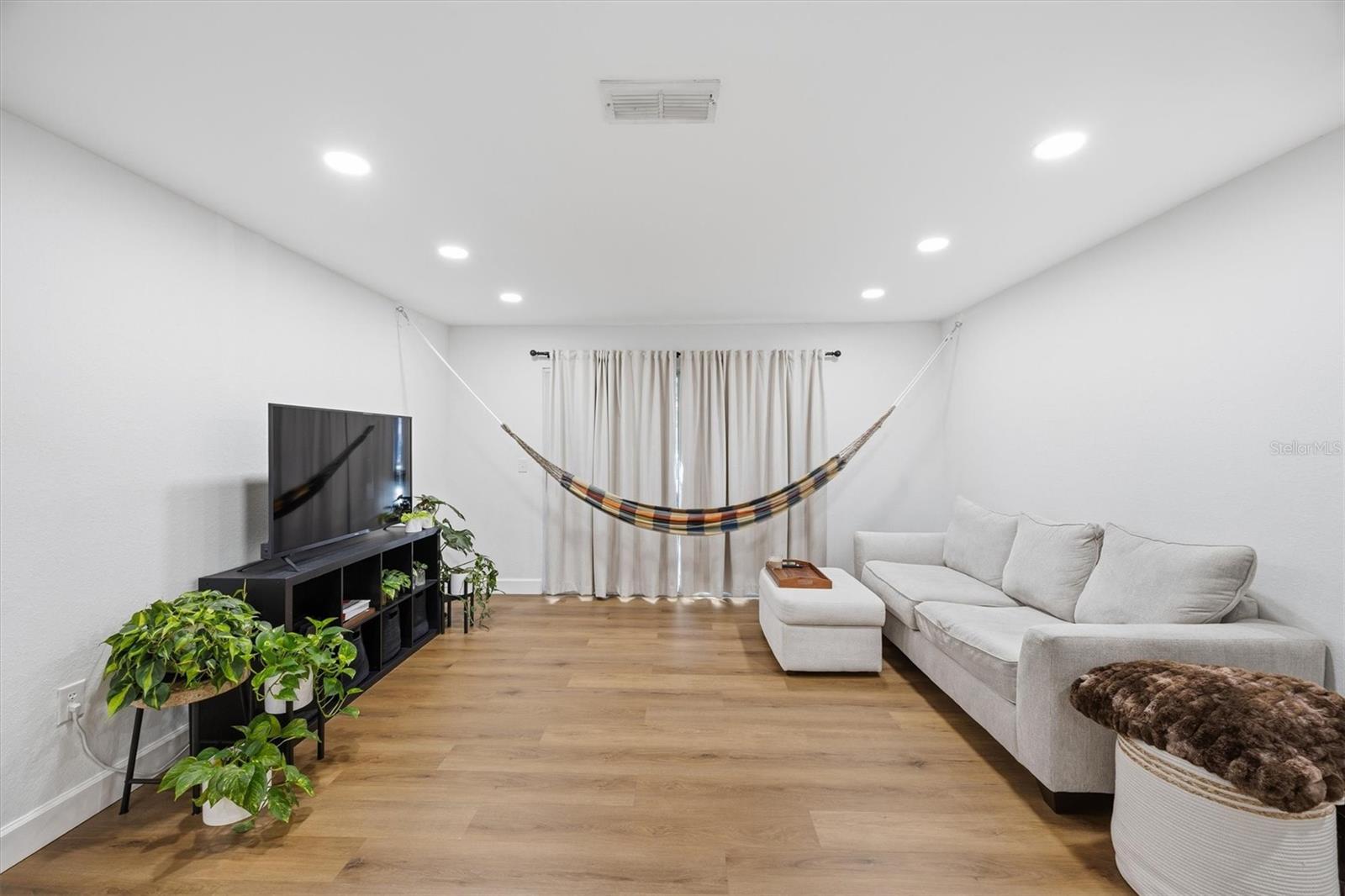 Image 8 of 50 For 3705 27th Street 913