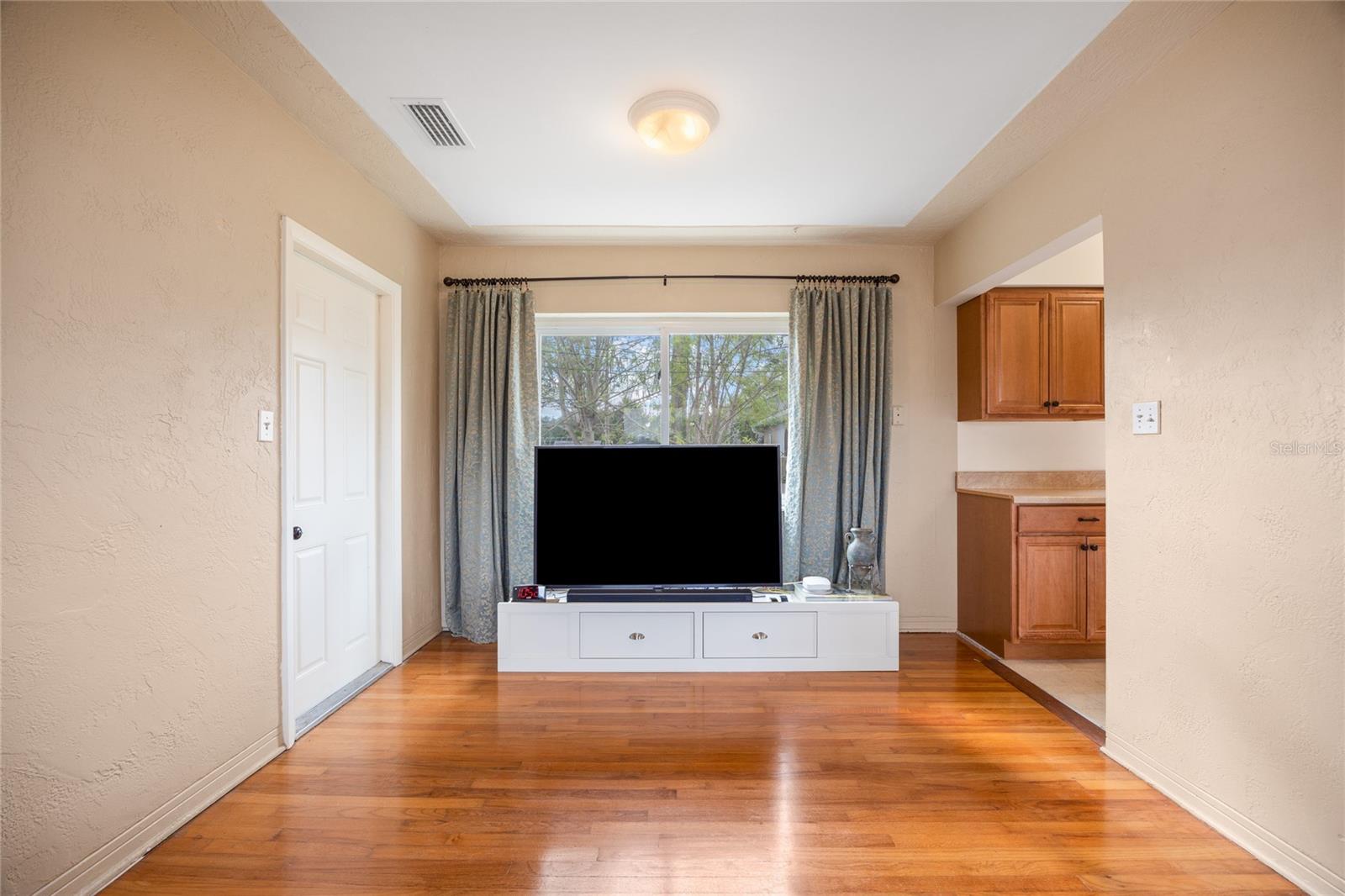 Image 12 of 27 For 1740 54th Avenue N