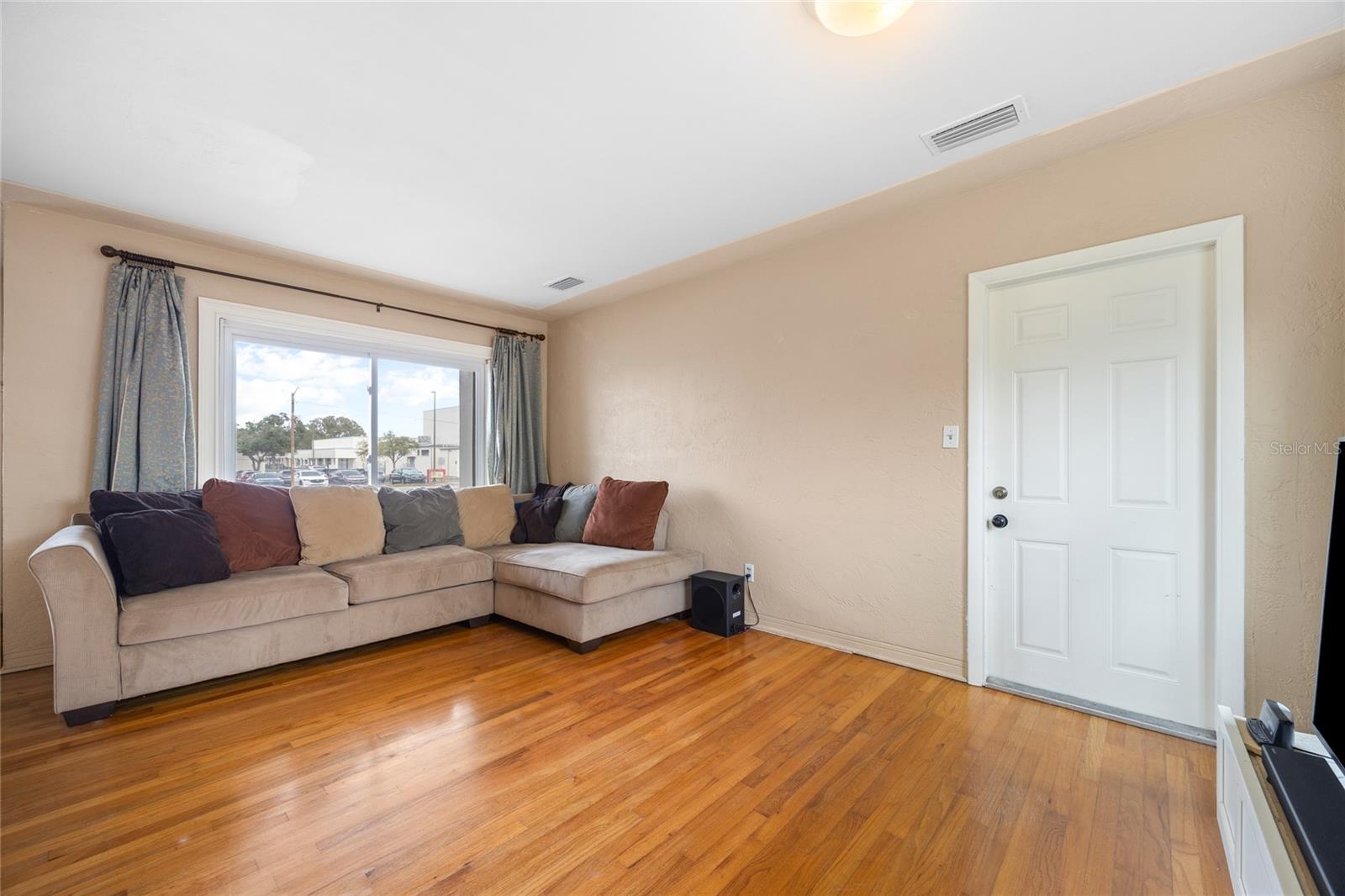 Image 13 of 27 For 1740 54th Avenue N