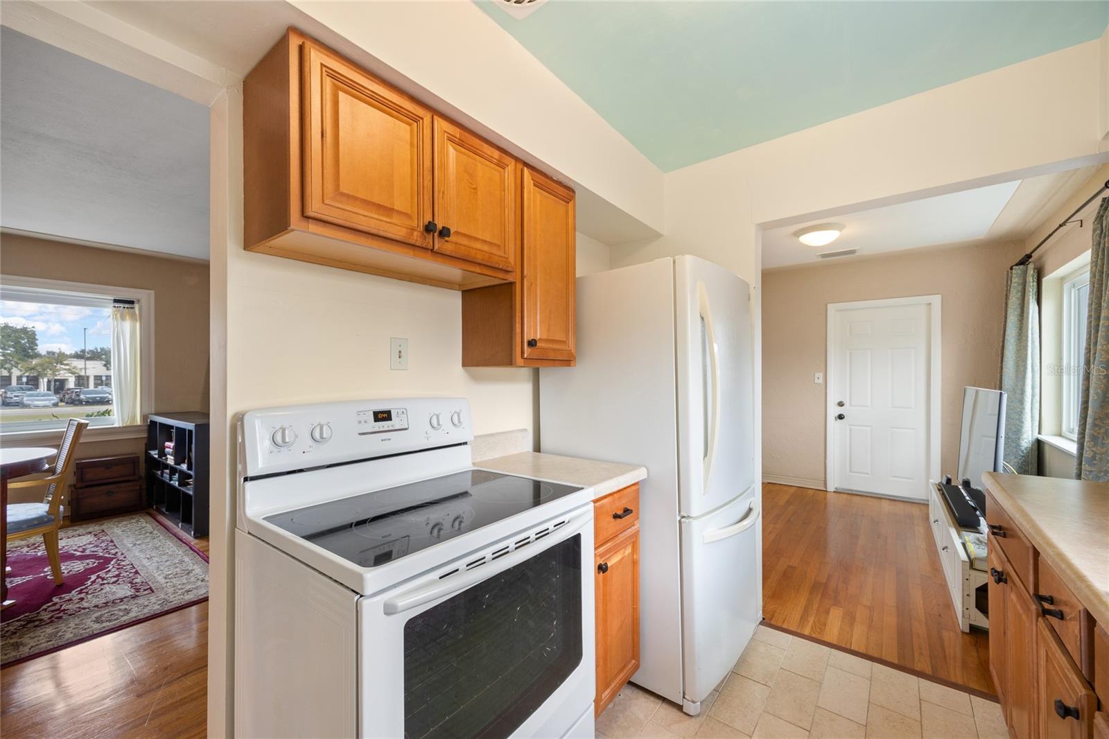 Image 17 of 27 For 1740 54th Avenue N