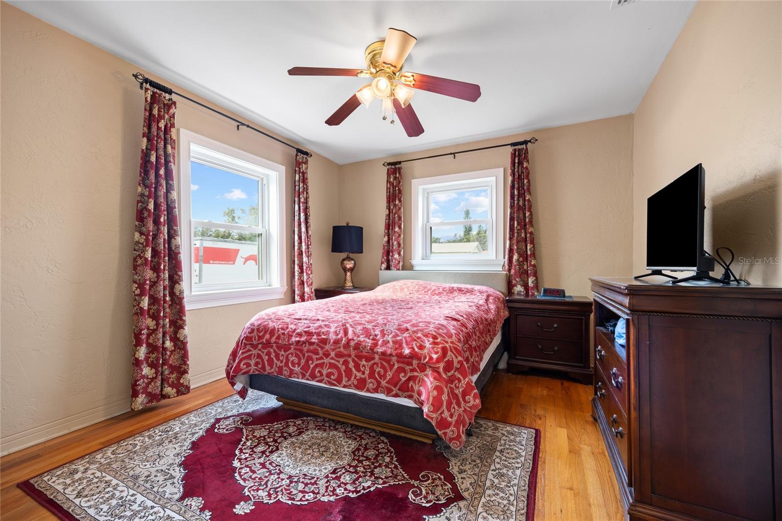 Image 3 of 27 For 1740 54th Avenue N