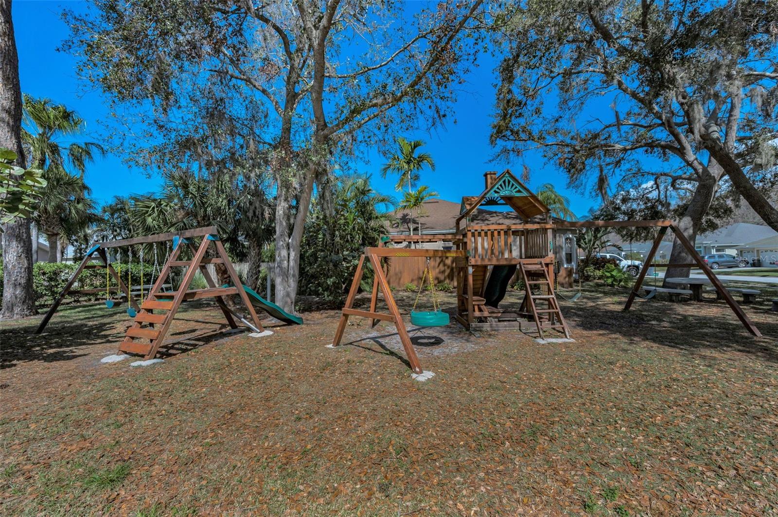 Image 42 of 49 For 443 Briland Street