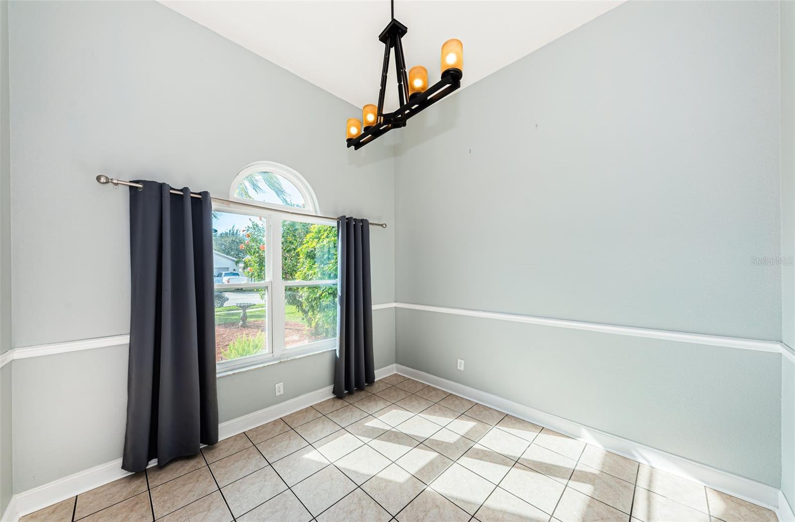 Image 6 of 49 For 443 Briland Street