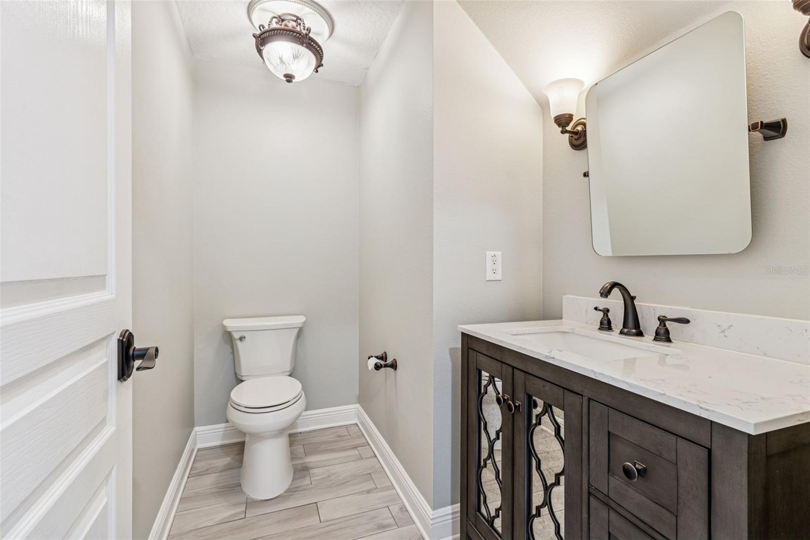 Listing photo id 8 for 8094 Cottonwood Court