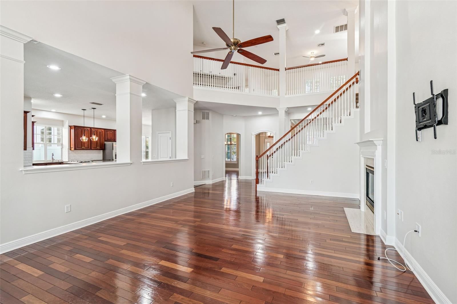 Listing photo id 26 for 8094 Cottonwood Court