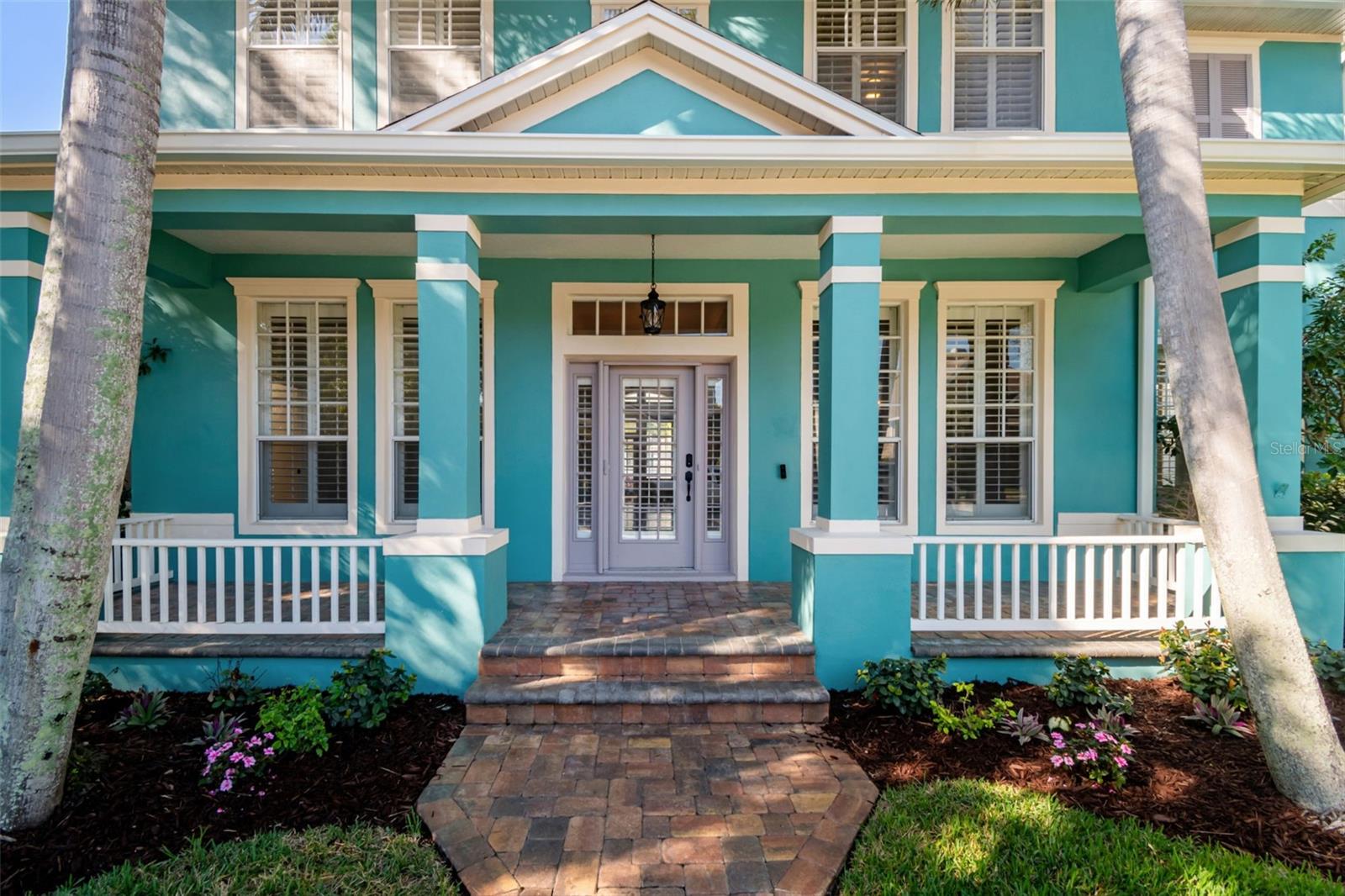 Listing photo id 1 for 8094 Cottonwood Court