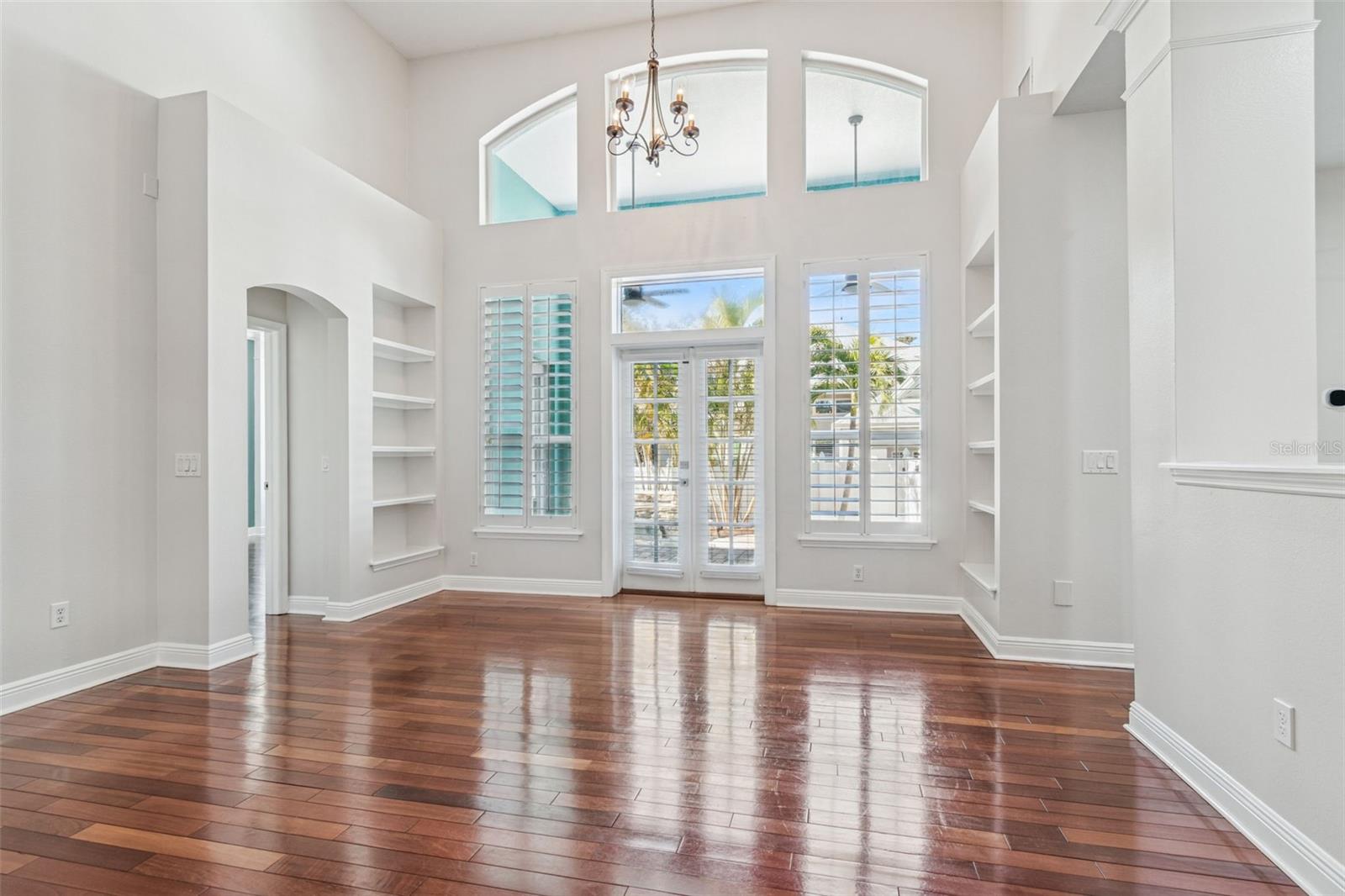 Listing photo id 30 for 8094 Cottonwood Court