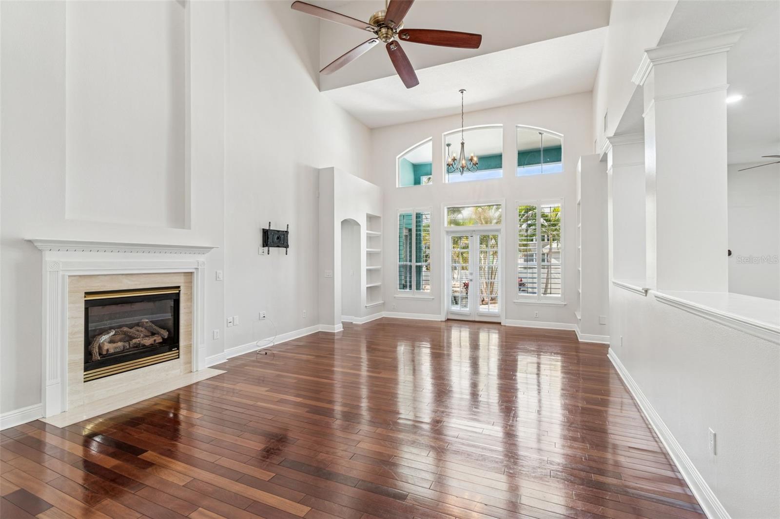 Listing photo id 31 for 8094 Cottonwood Court