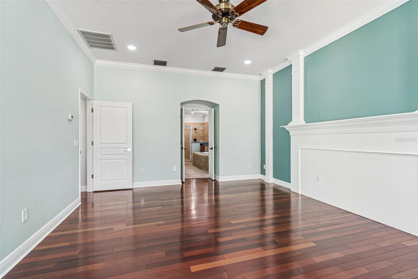 Listing photo id 36 for 8094 Cottonwood Court