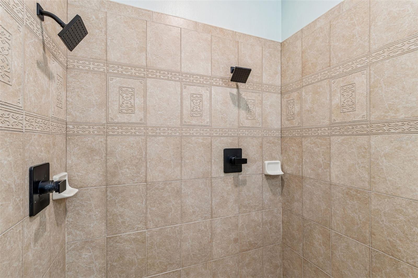 Listing photo id 41 for 8094 Cottonwood Court