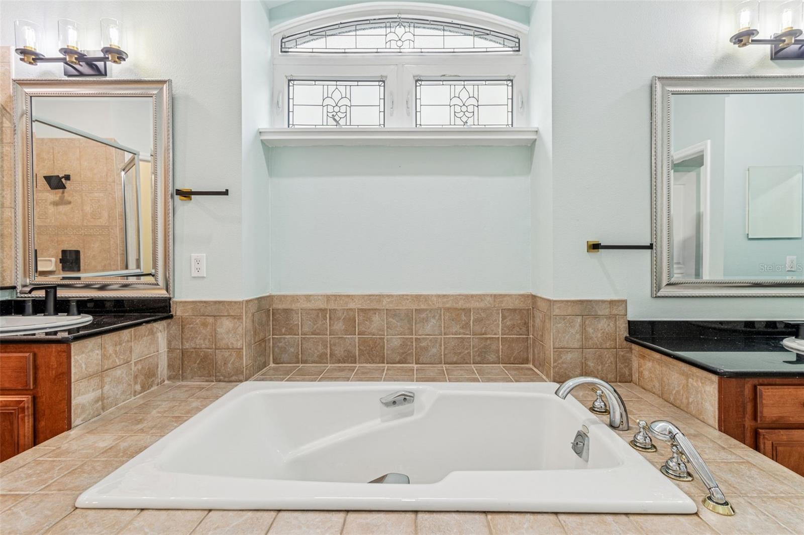 Listing photo id 42 for 8094 Cottonwood Court