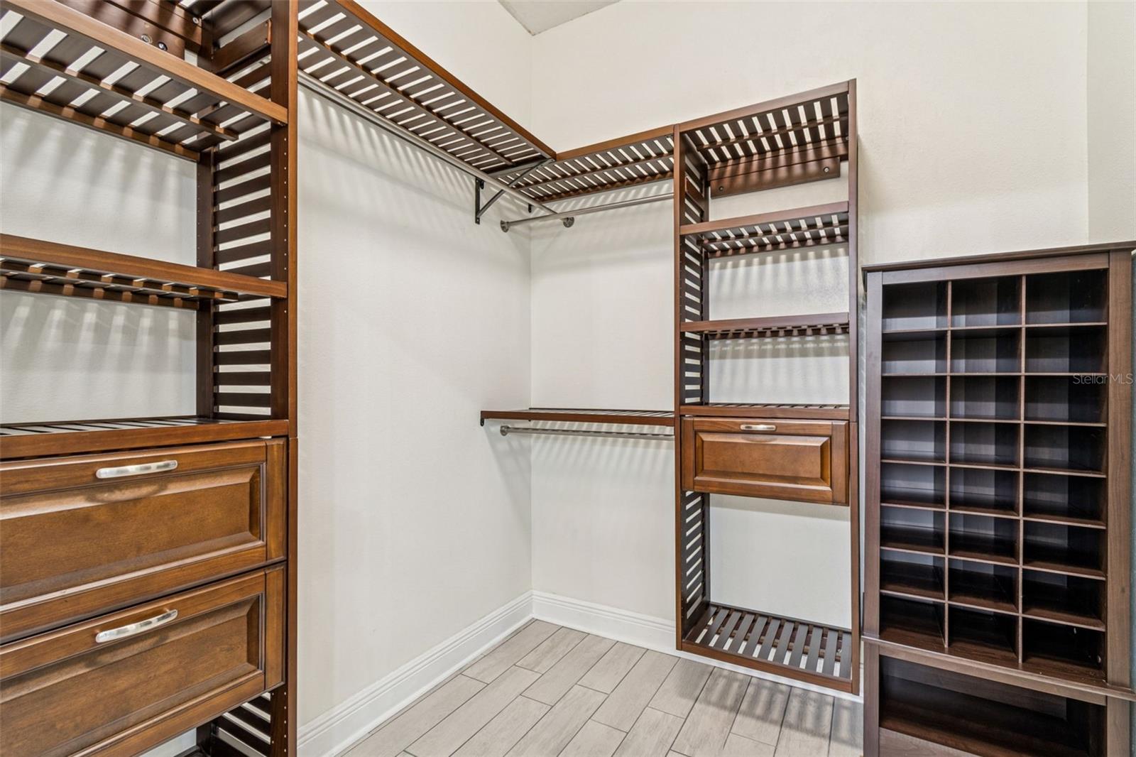 Listing photo id 47 for 8094 Cottonwood Court