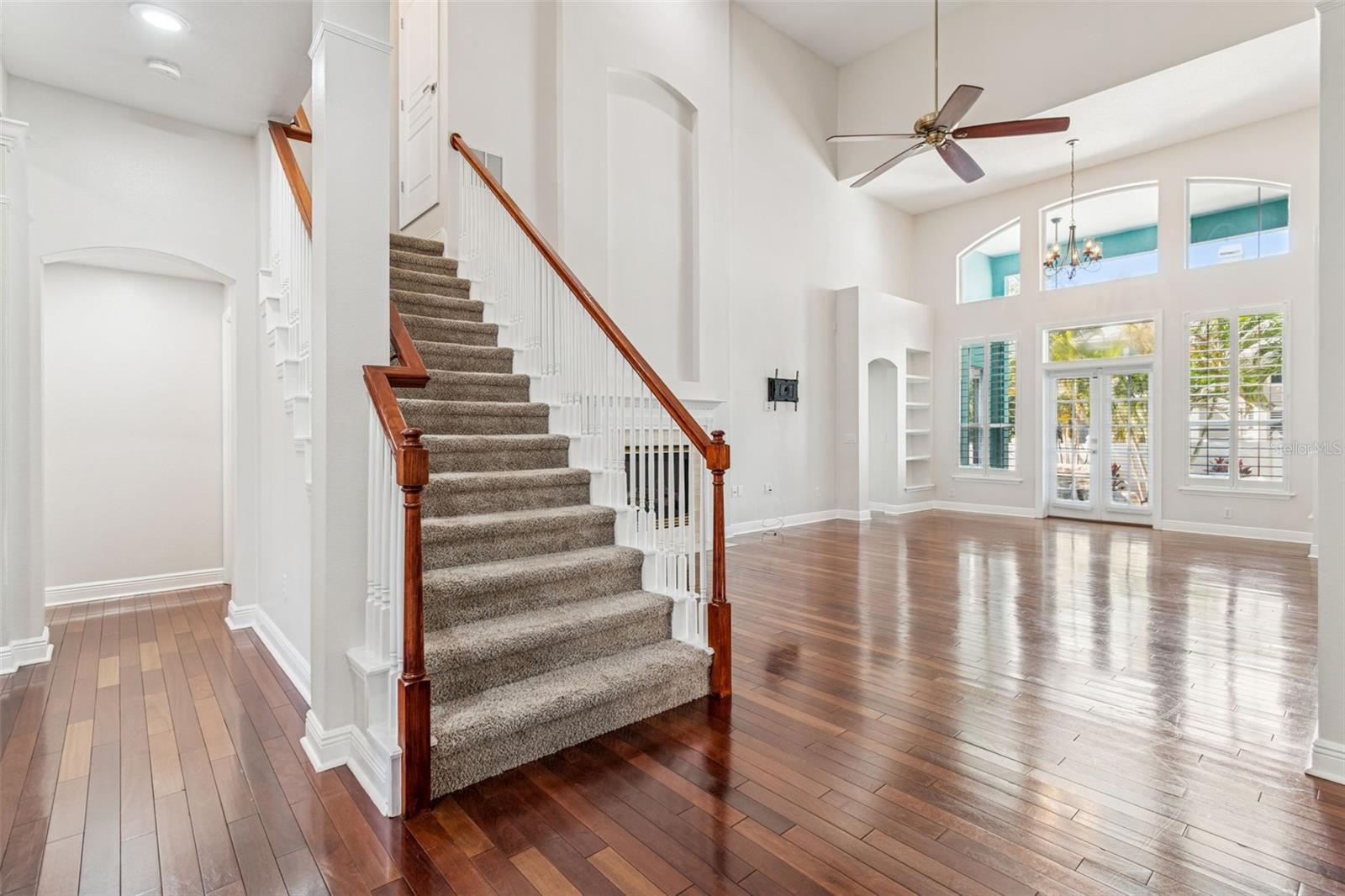 Listing photo id 49 for 8094 Cottonwood Court