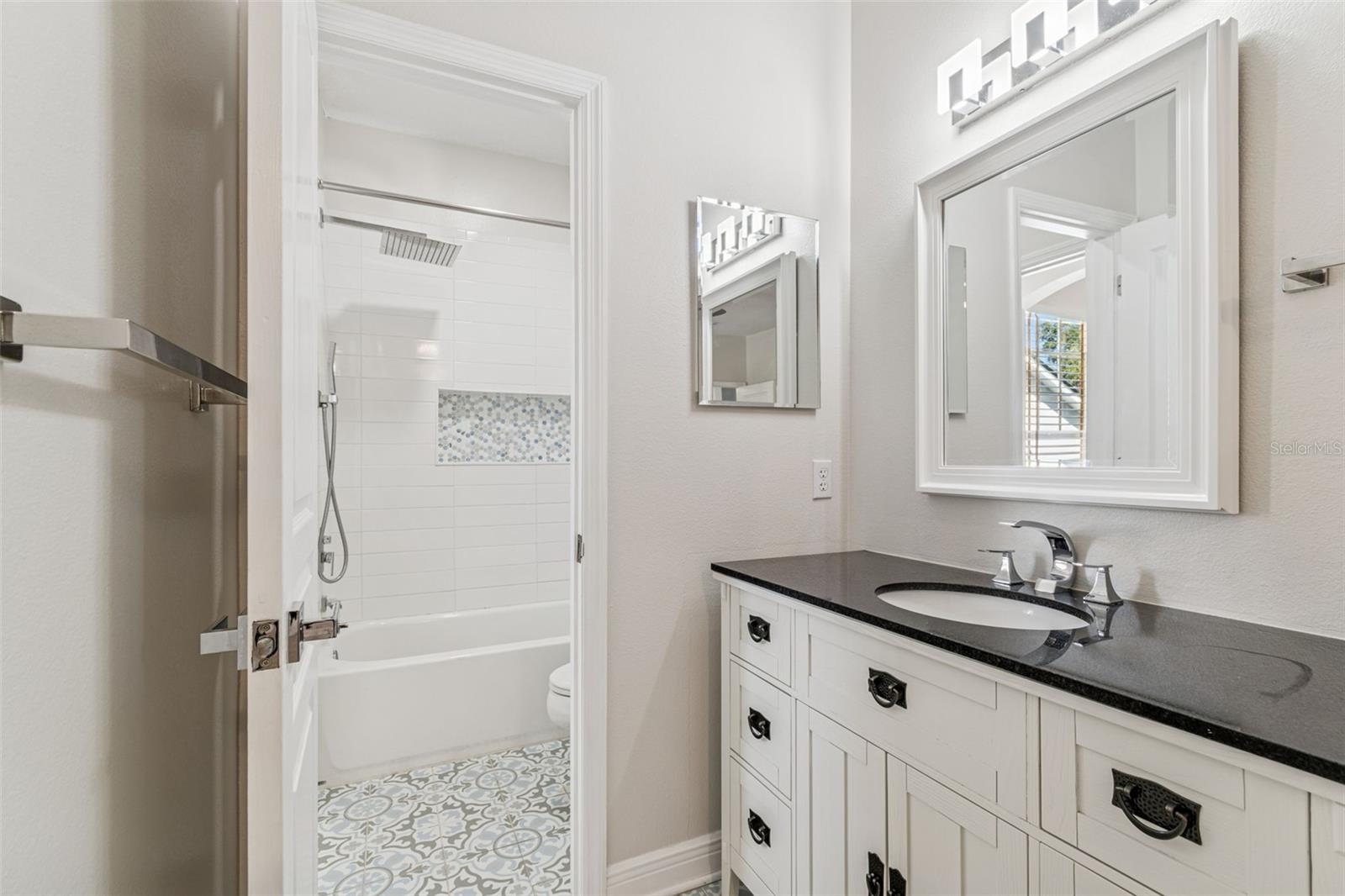 Listing photo id 59 for 8094 Cottonwood Court