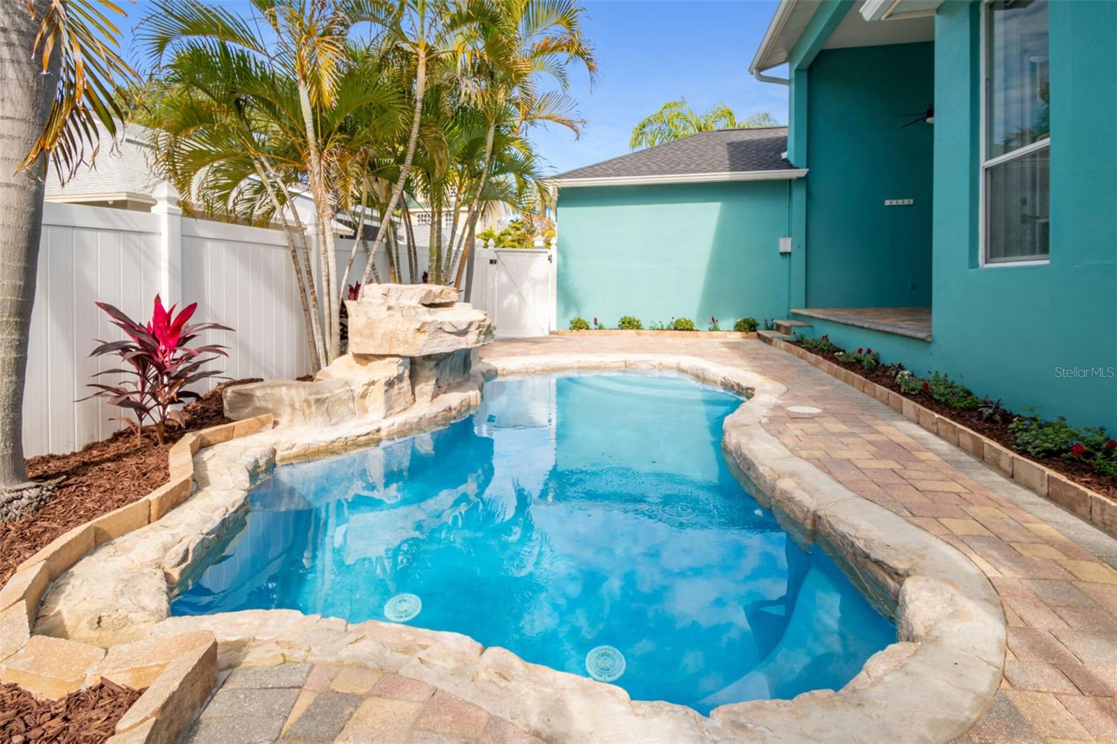 Listing photo id 73 for 8094 Cottonwood Court