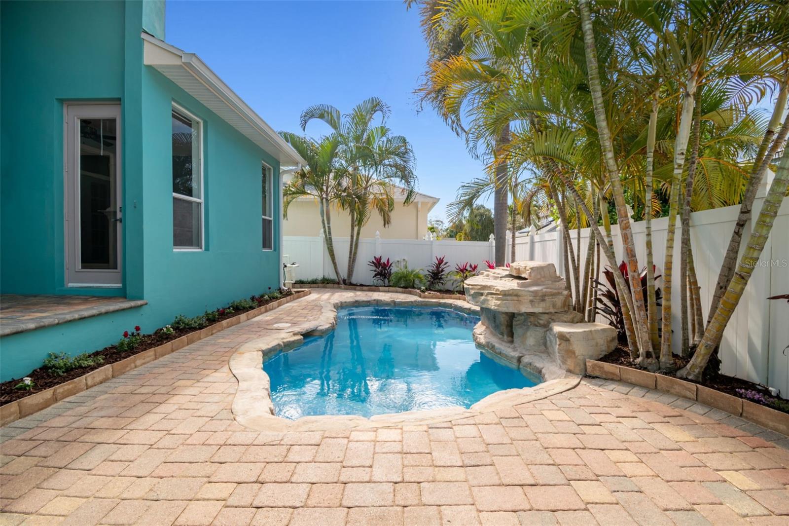 Listing photo id 76 for 8094 Cottonwood Court