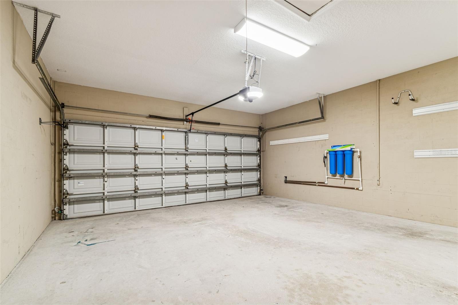 Listing photo id 79 for 8094 Cottonwood Court