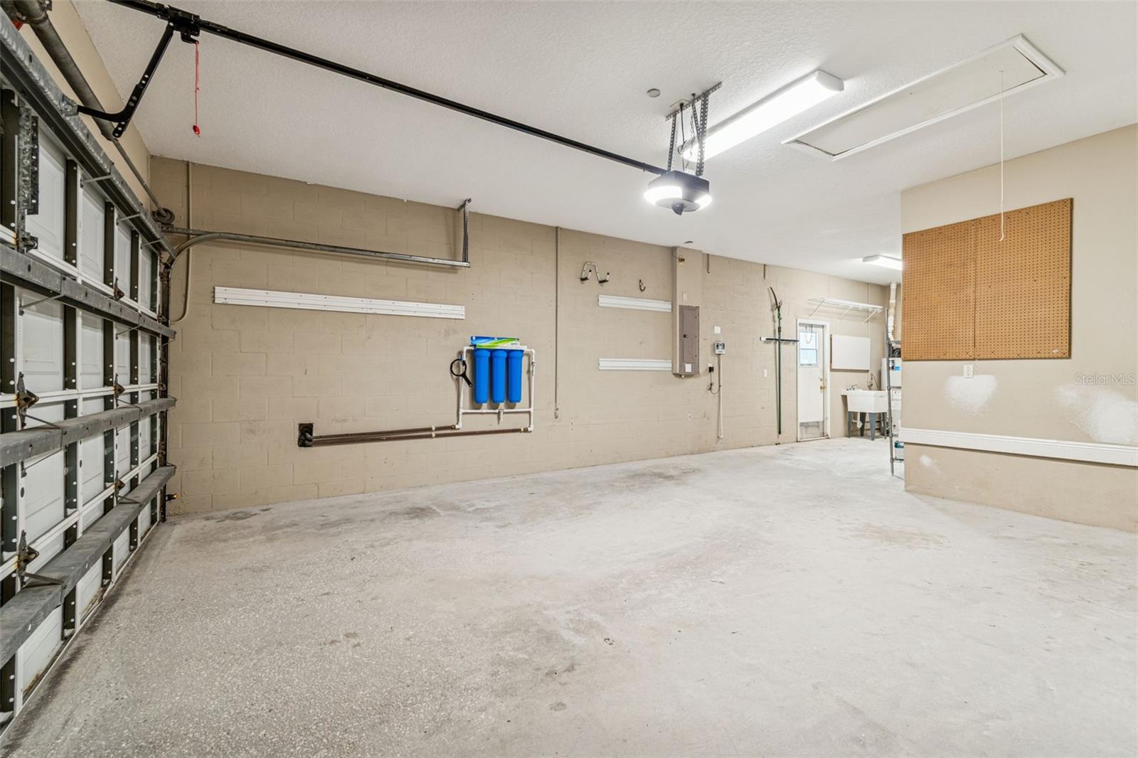 Listing photo id 81 for 8094 Cottonwood Court