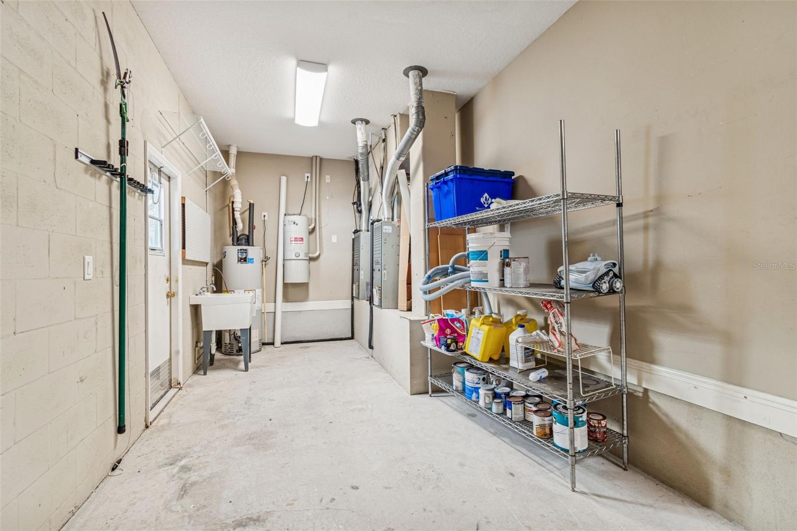 Listing photo id 82 for 8094 Cottonwood Court