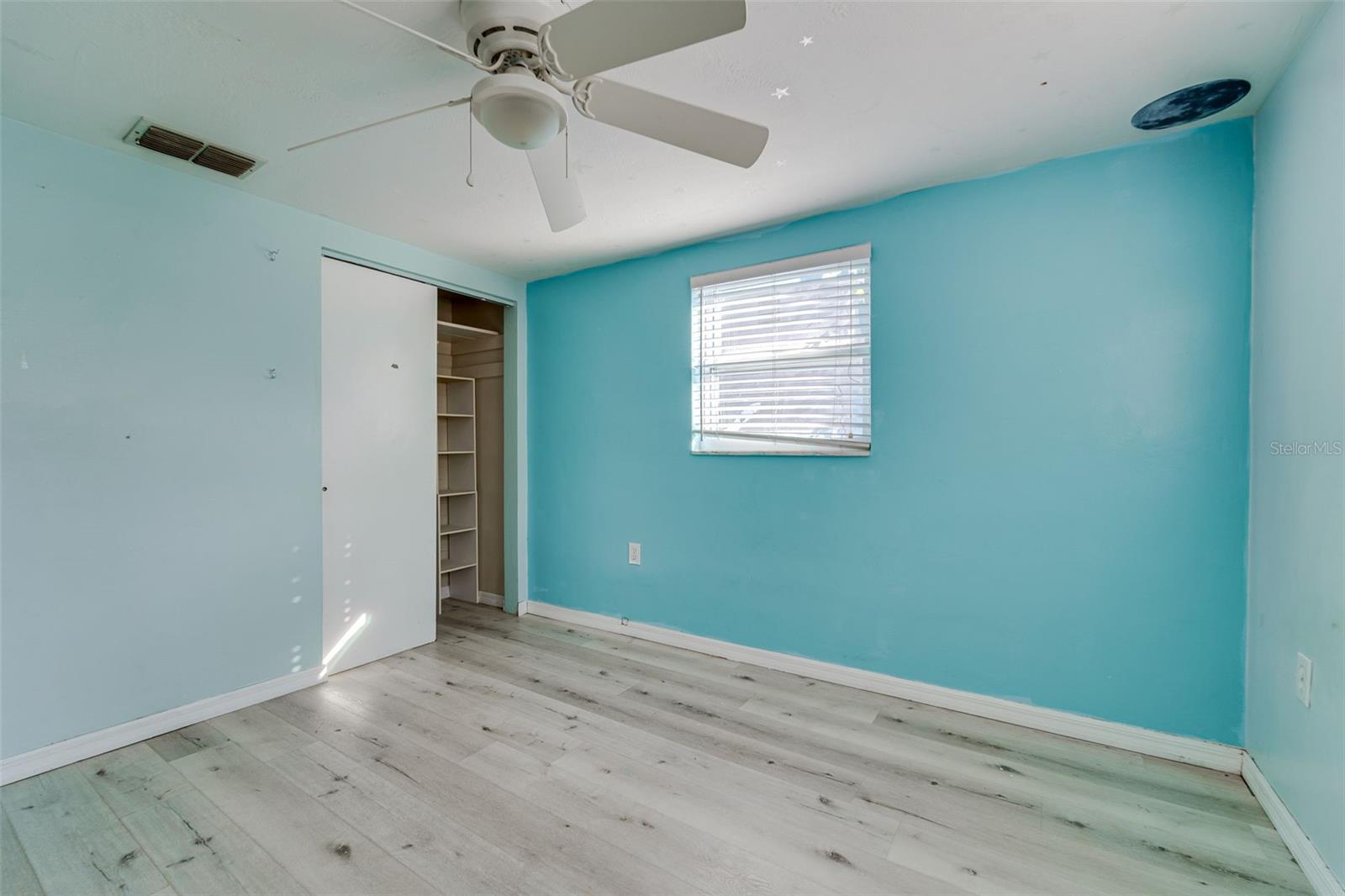 Listing photo id 12 for 7404 Princeton Drive