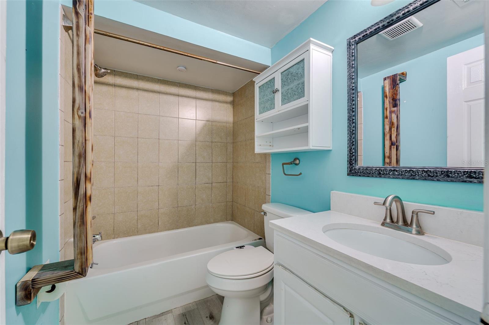 Listing photo id 13 for 7404 Princeton Drive