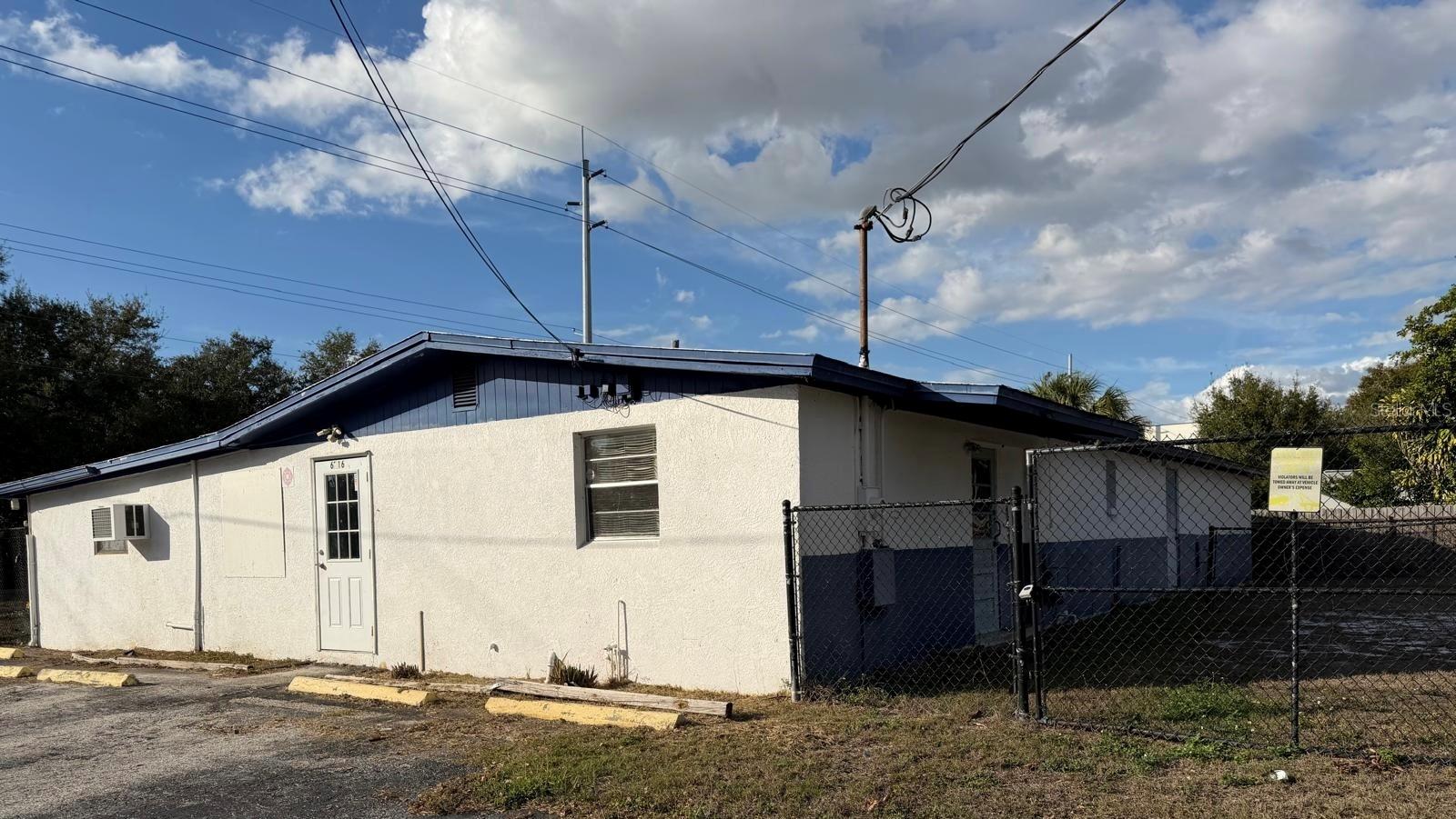 Listing photo id 5 for 6716 Macdill Avenue