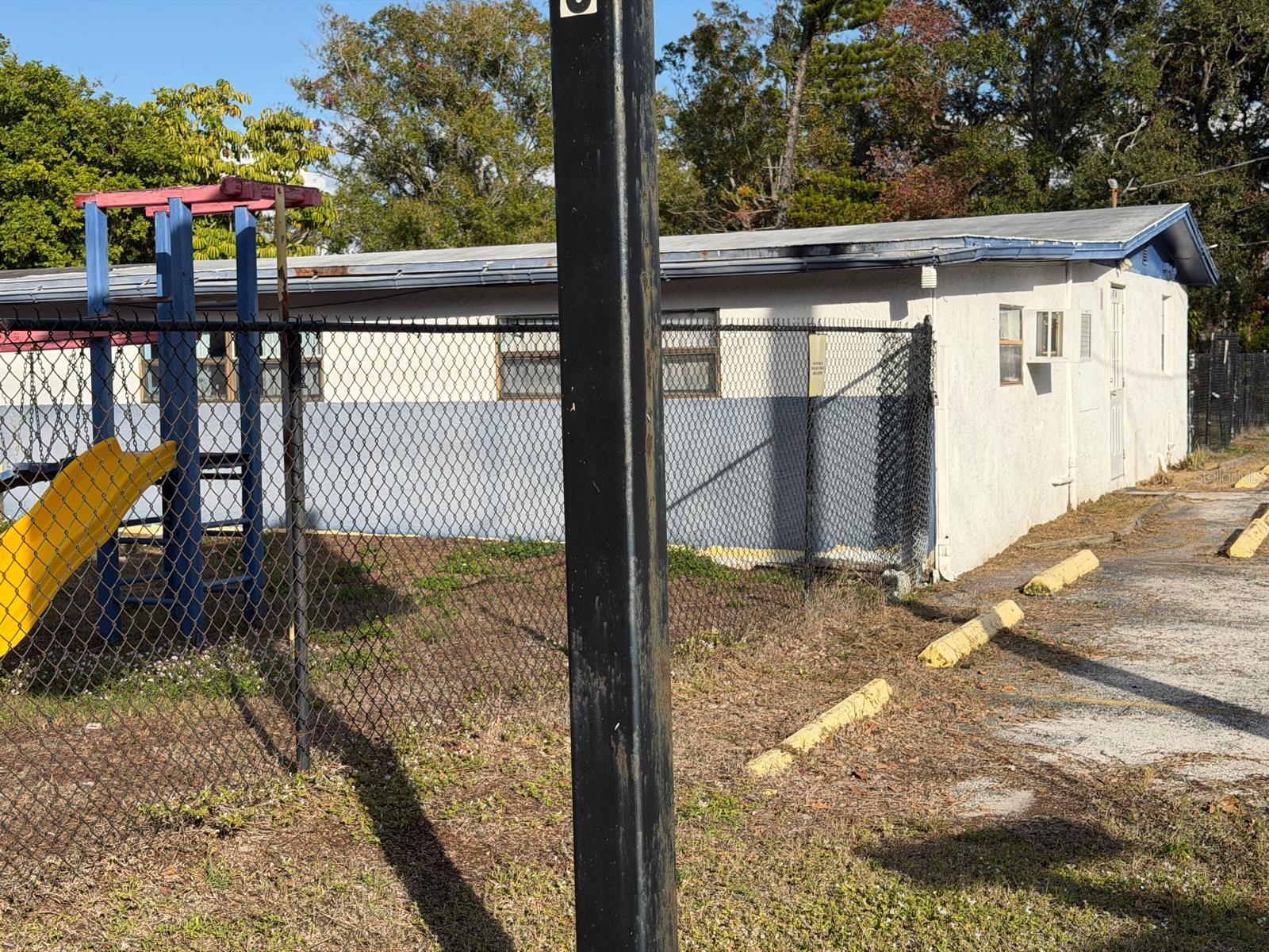 Listing photo id 6 for 6716 Macdill Avenue